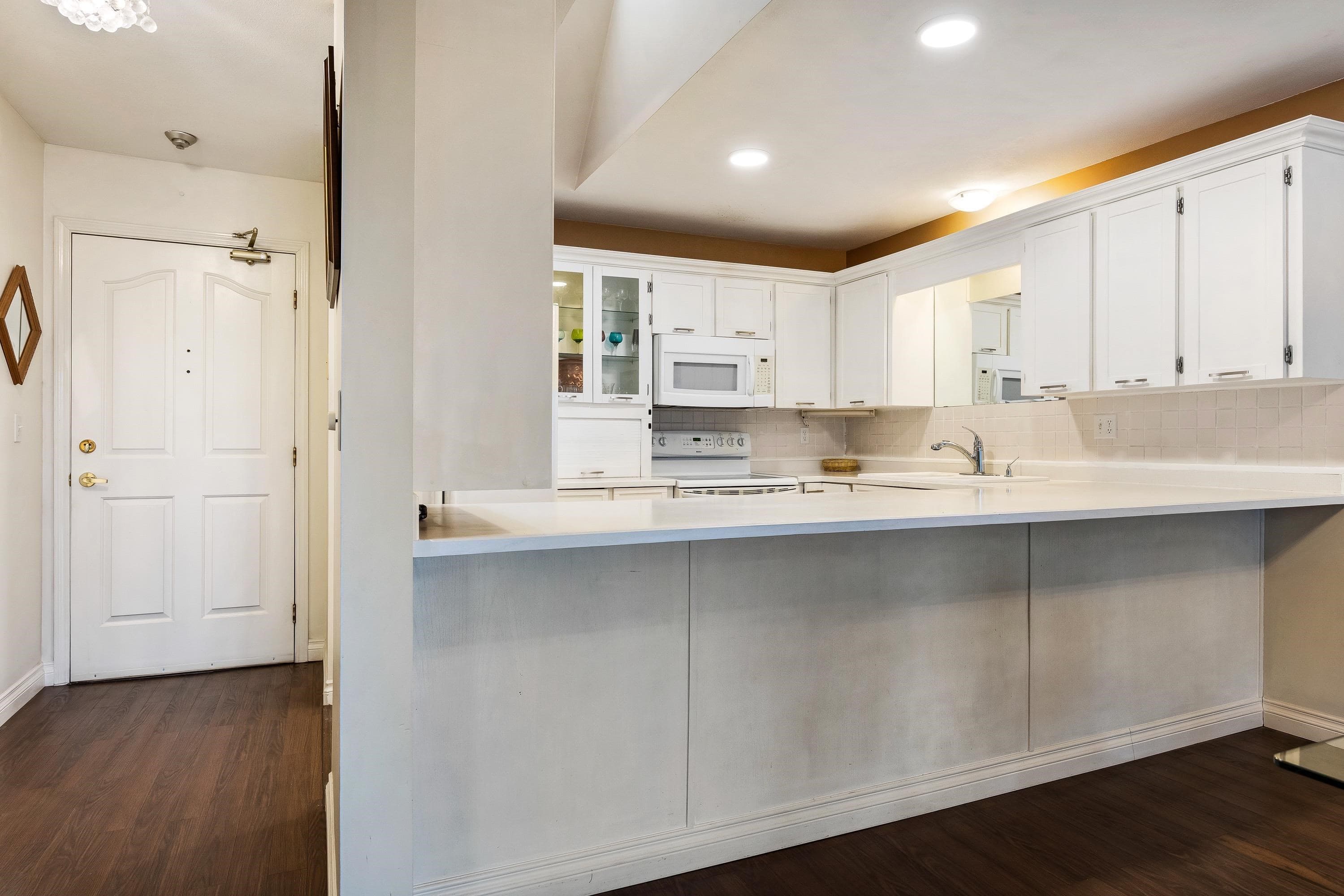 307 - 45660 Knight Road, Chilliwack, V2R 2X4 — photo 4