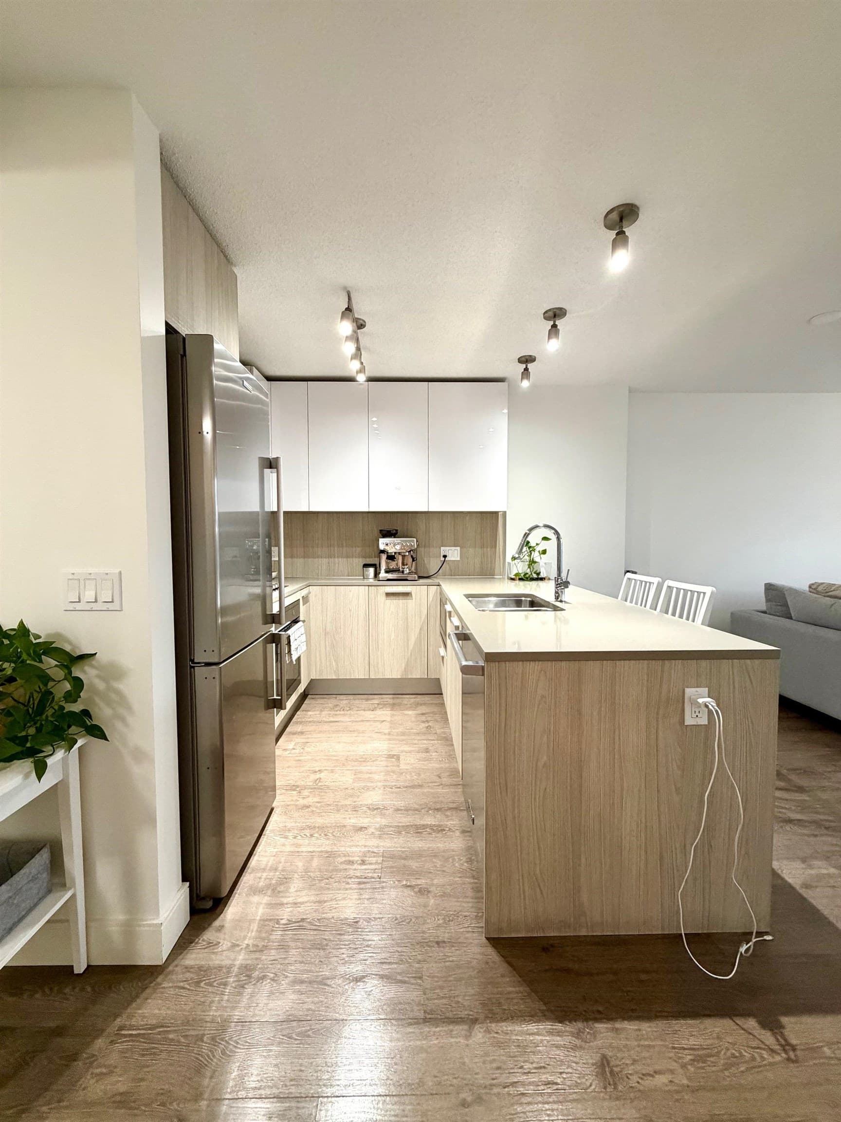 1201 - 3007 Glen Drive, Coquitlam, V3B 0L8 — photo 2