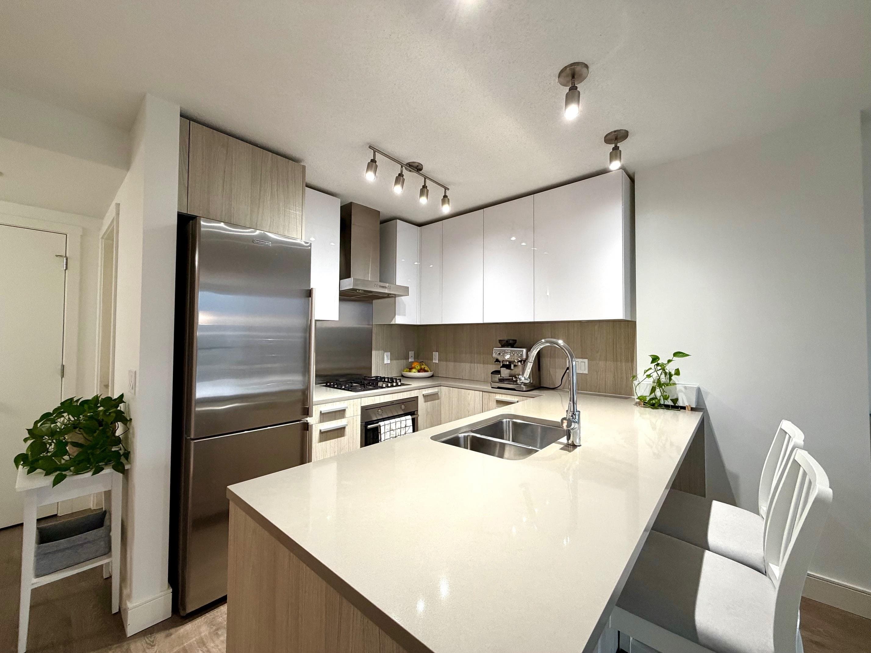 1201 - 3007 Glen Drive, Coquitlam, V3B 0L8 — photo 3