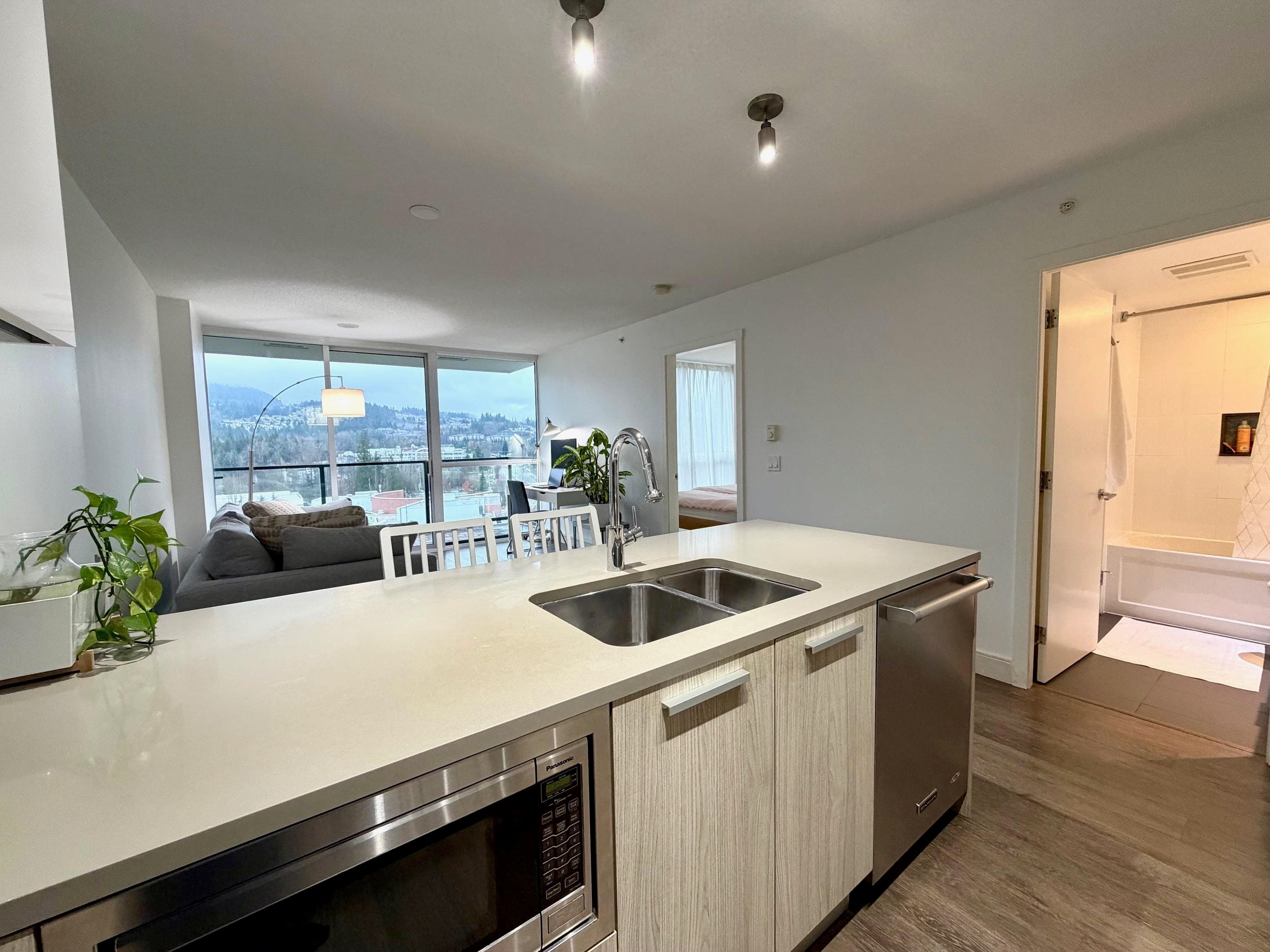 1201 - 3007 Glen Drive, Coquitlam, V3B 0L8 — photo 4