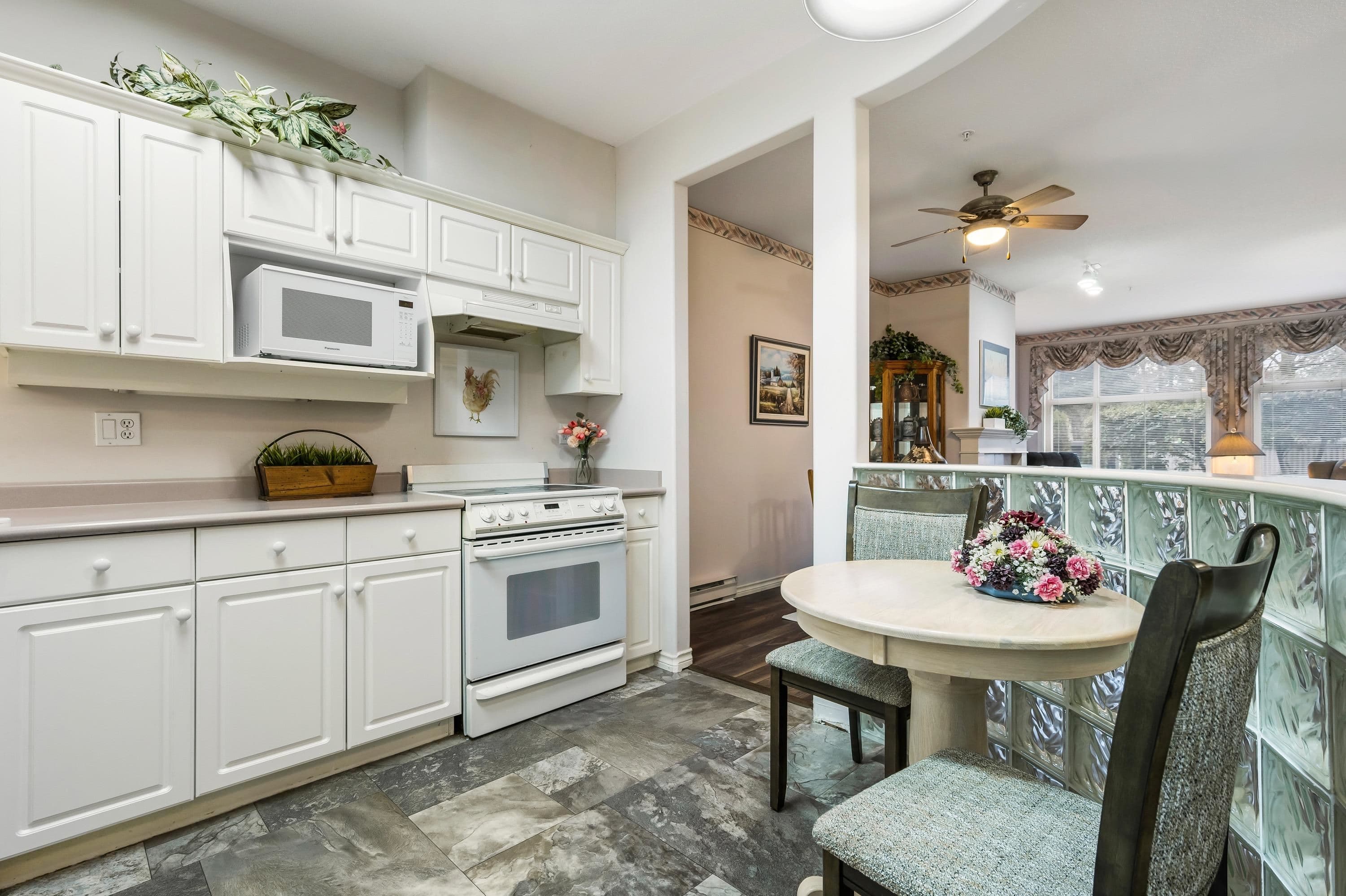 102 - 45700 Wellington Avenue, Chilliwack, V2P 2E4 — photo 2