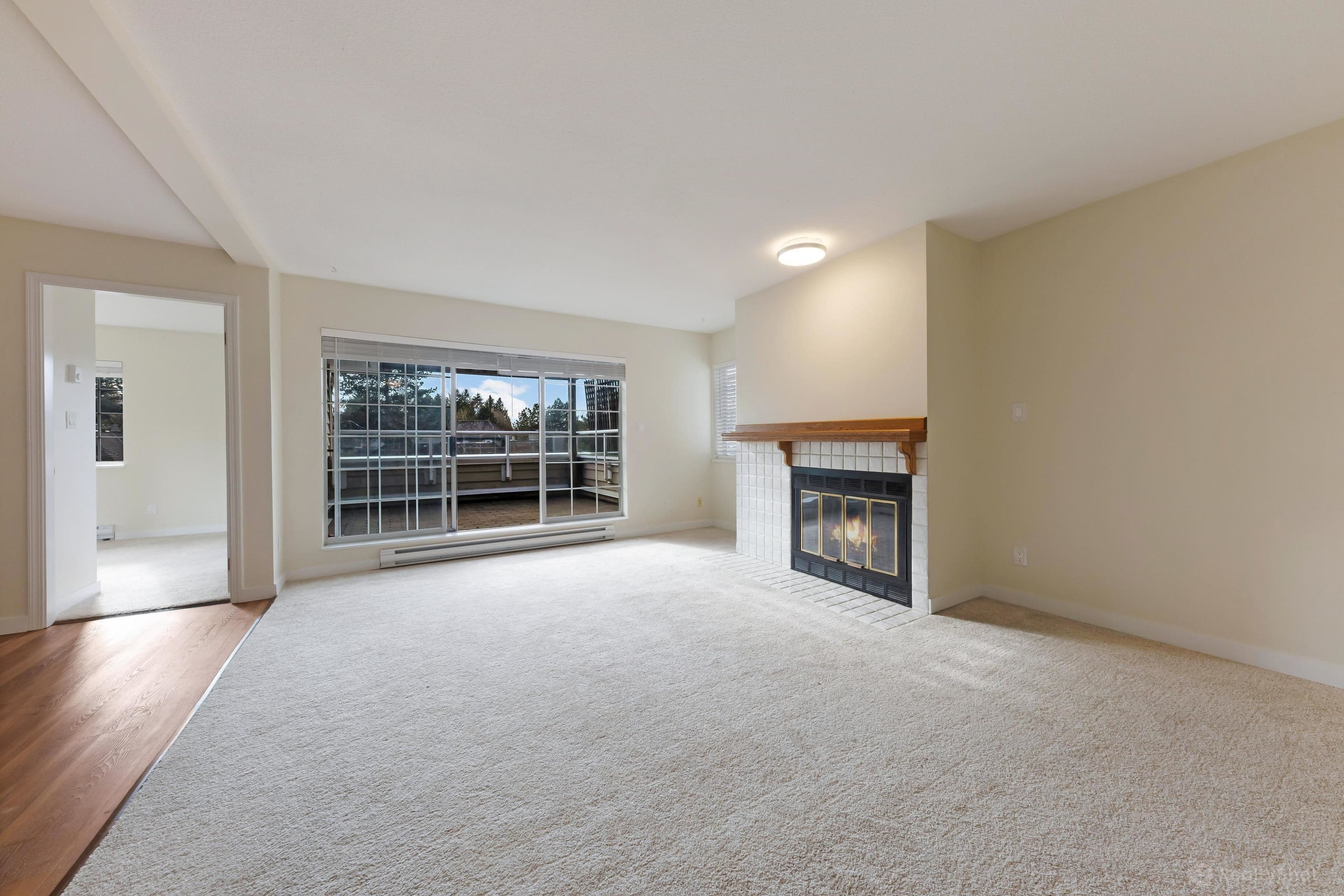 301 - 3421 Curle Avenue, Burnaby, V5G 4P4 — photo 3