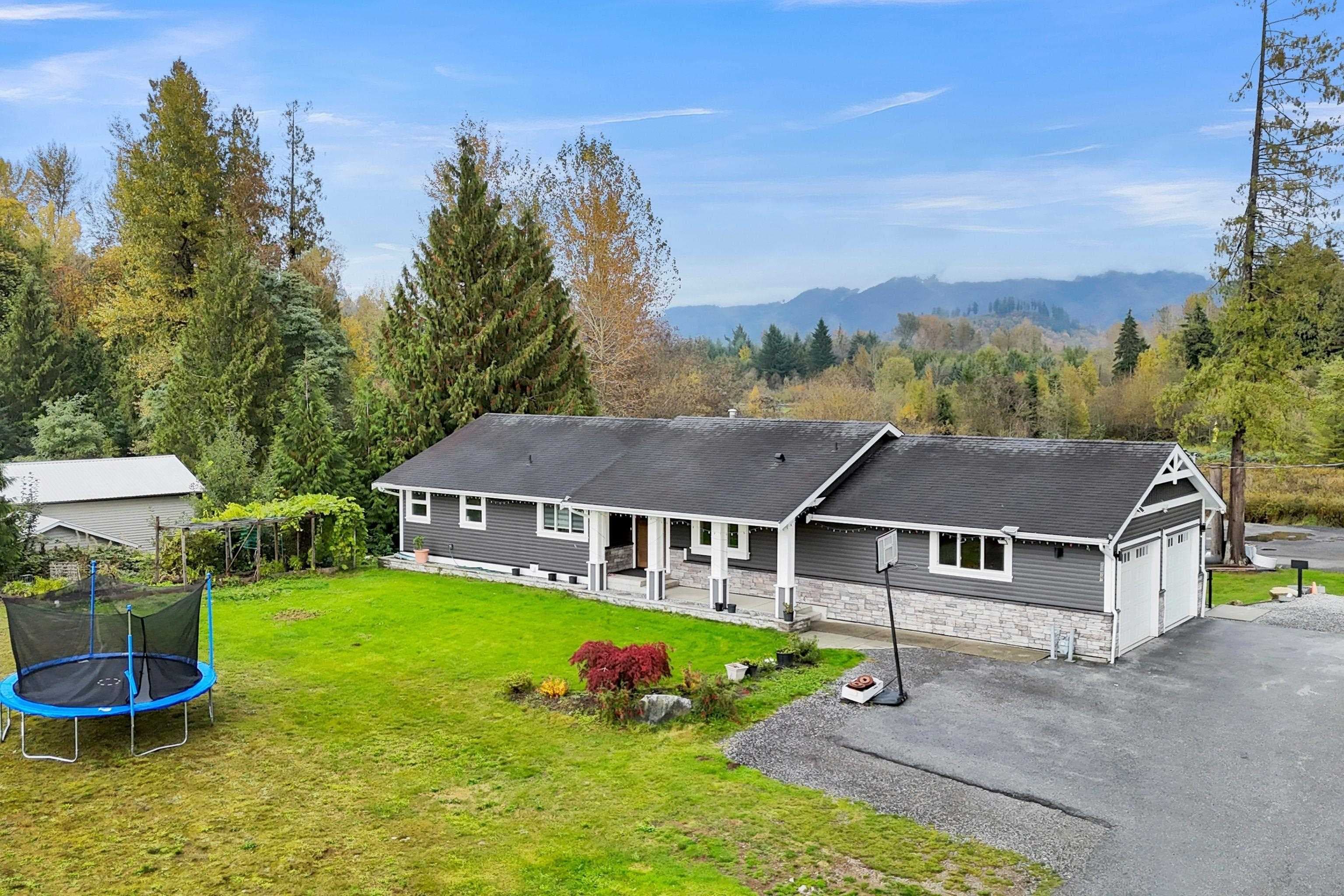 8972 Dewdney Trunk Road, Mission, V2V 6Y1 — photo 3