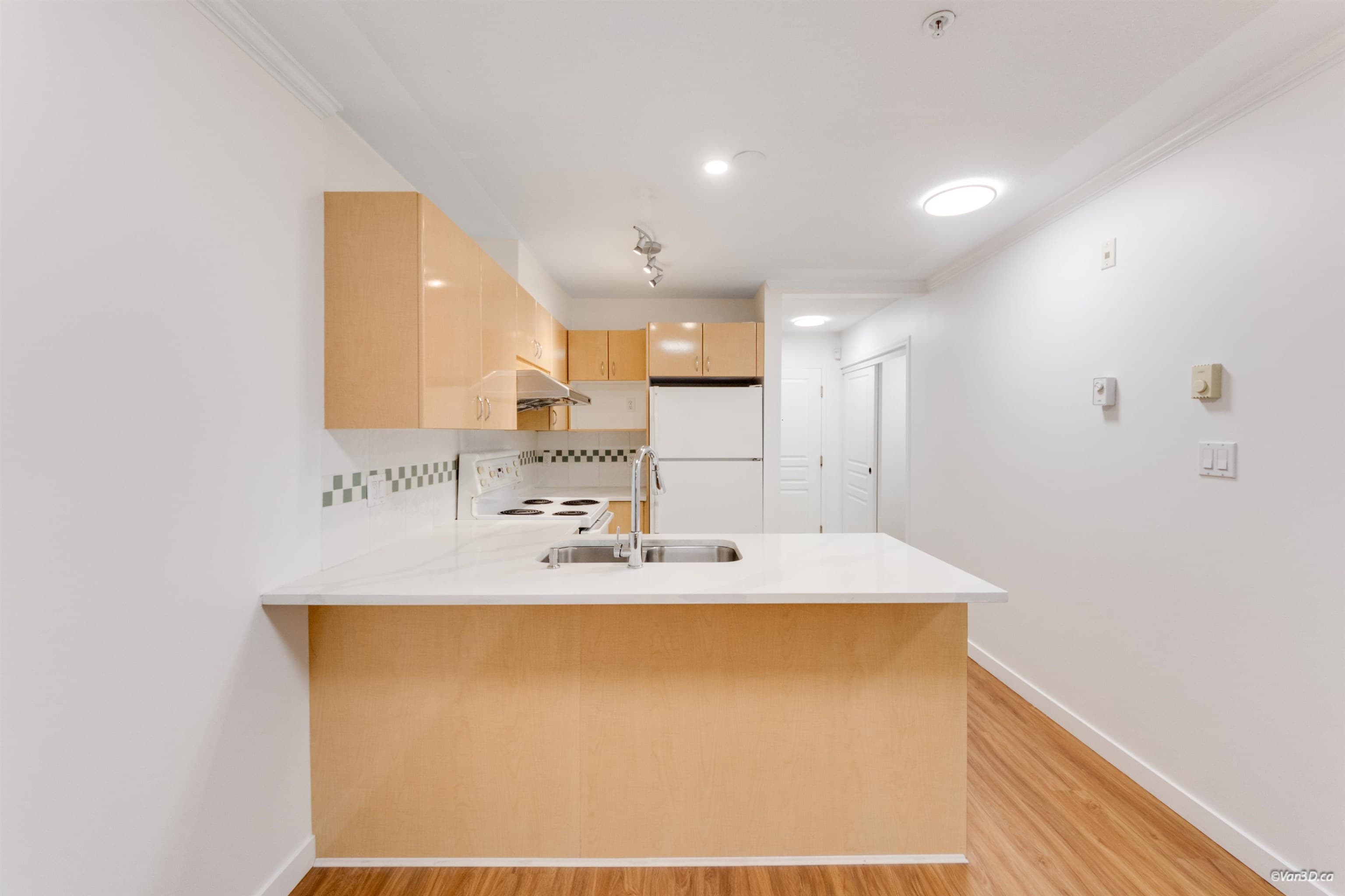 210 - 4989 Duchess Street, Vancouver, V5R 6E5 — photo 3