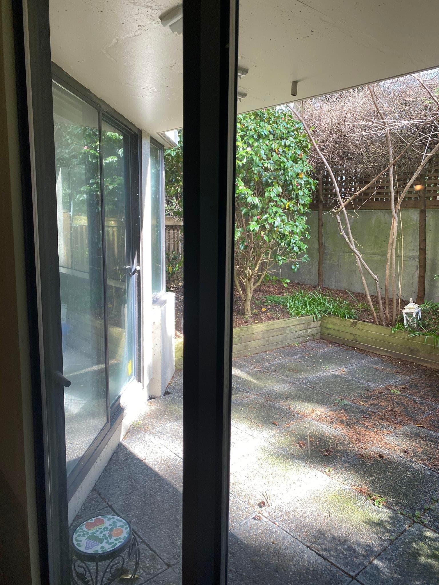 102 - 1442 Foster Street, White Rock, V4B 3X7 — photo 4