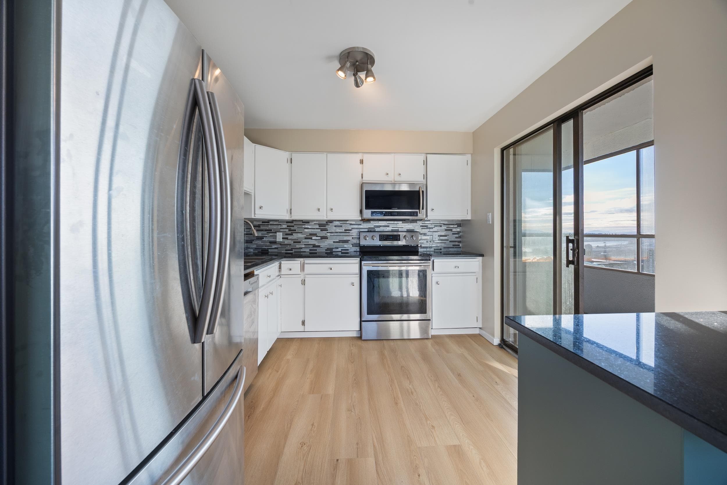 1601 - 615 Belmont Street, New Westminster, V3M 6A1 — photo 3