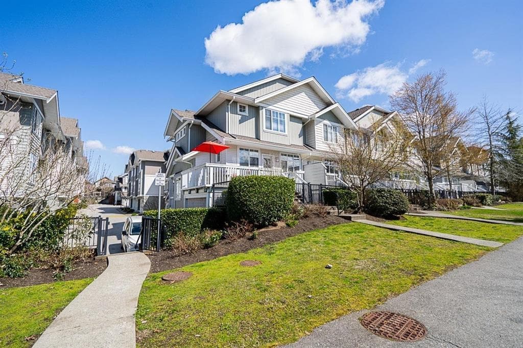 32 - 19480 66 Avenue, Surrey