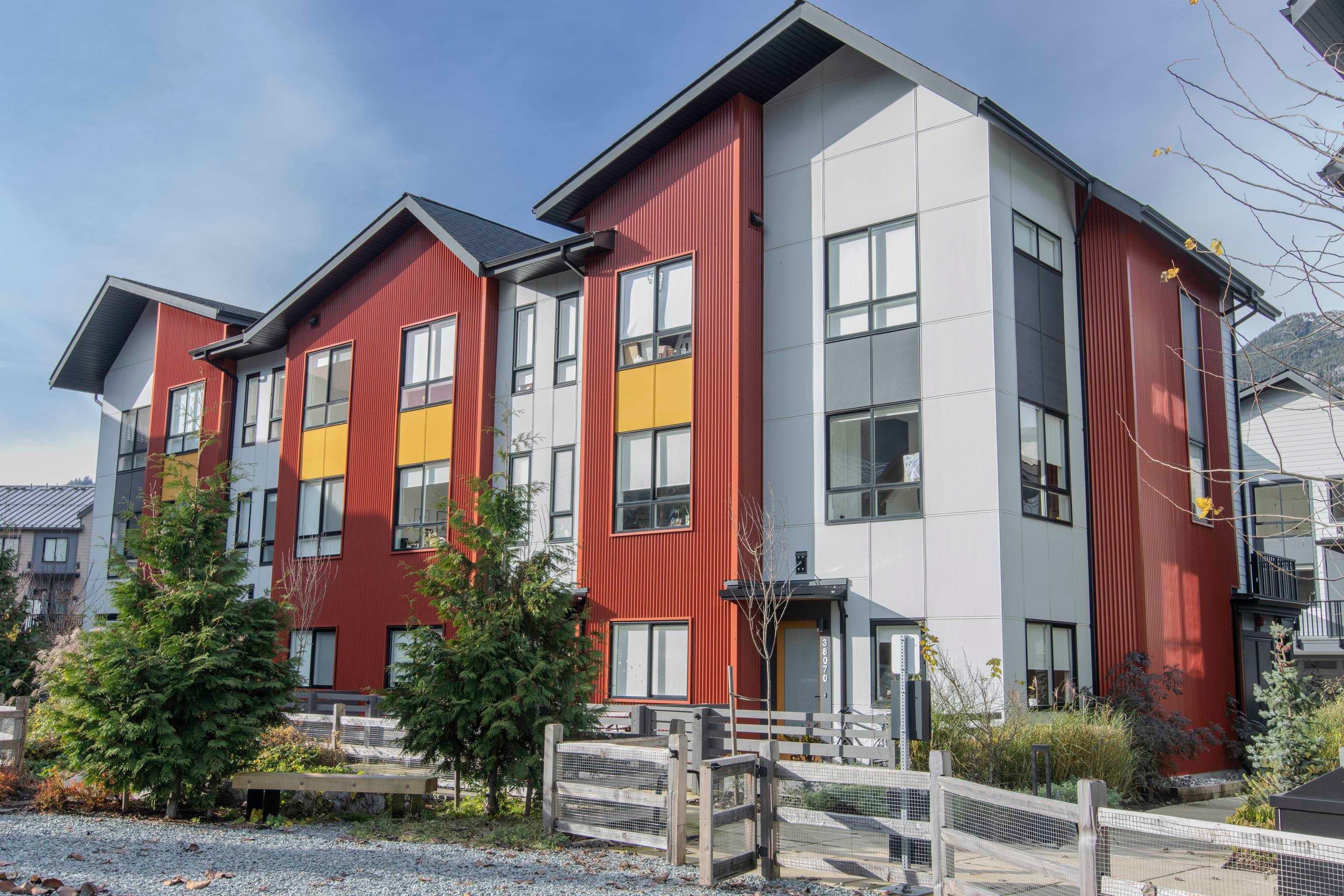 38070 Helm Way, Squamish, V8B 1E6 — photo 2