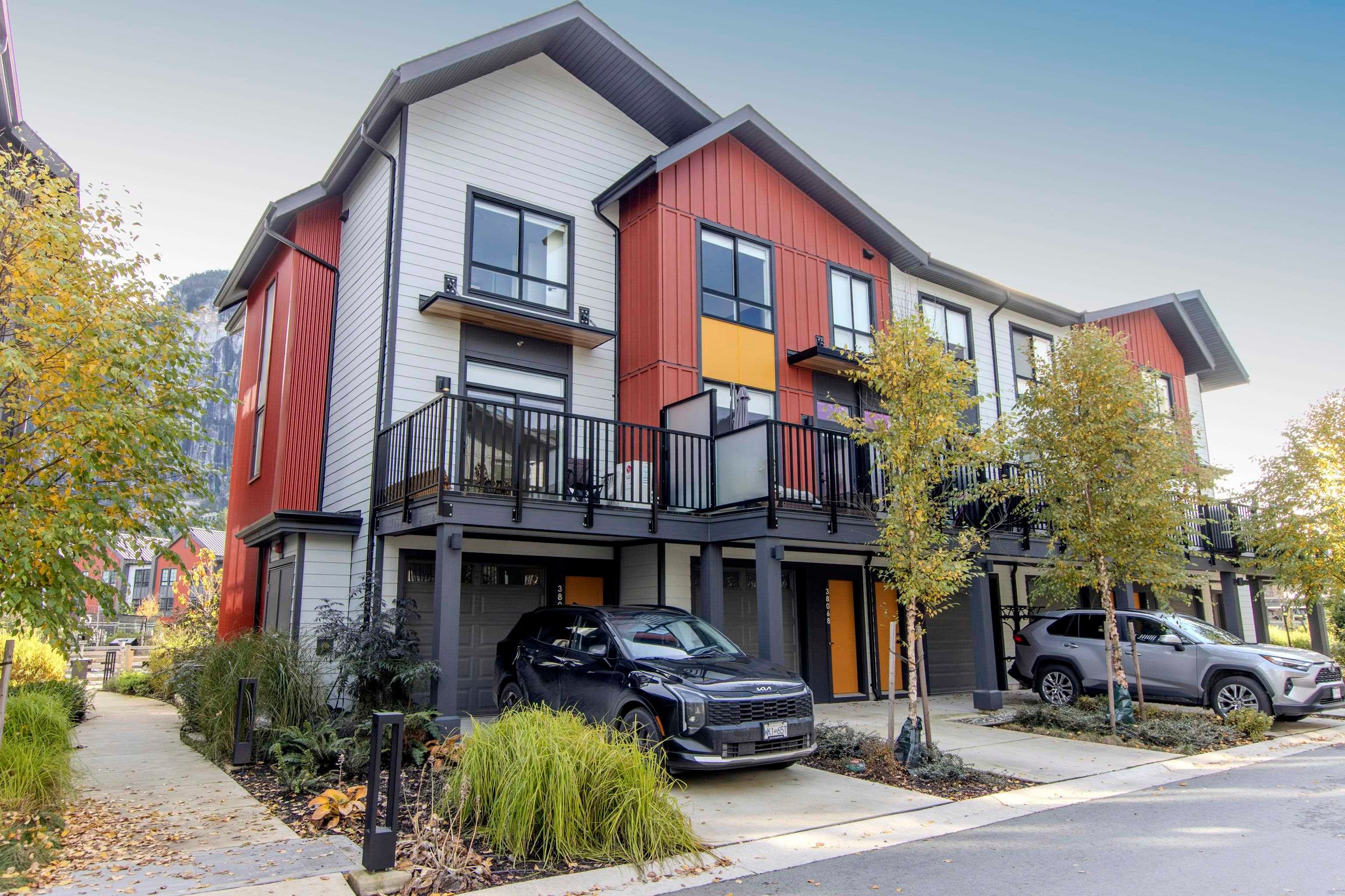 38070 Helm Way, Squamish