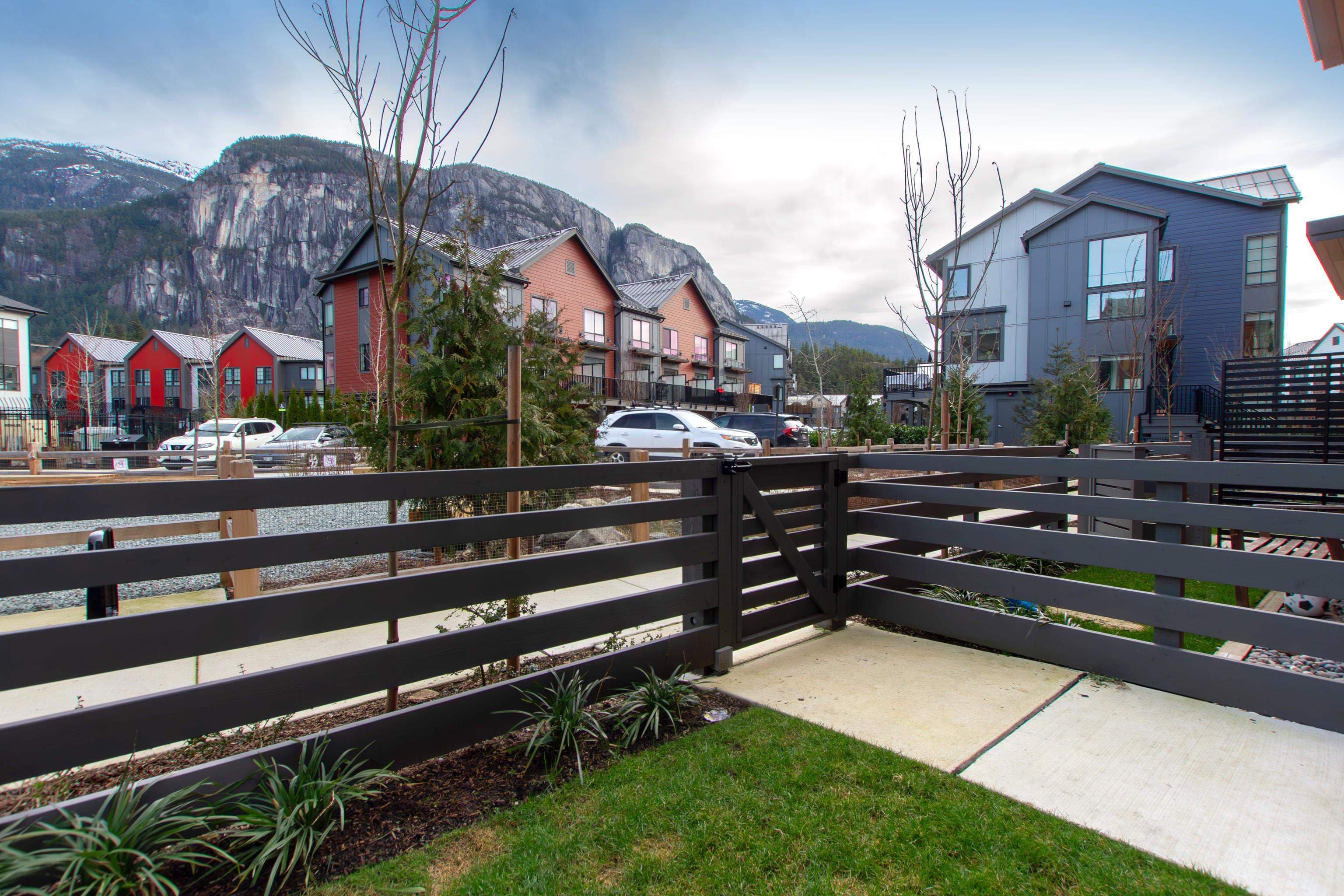 38070 Helm Way, Squamish, V8B 1E6 — photo 4