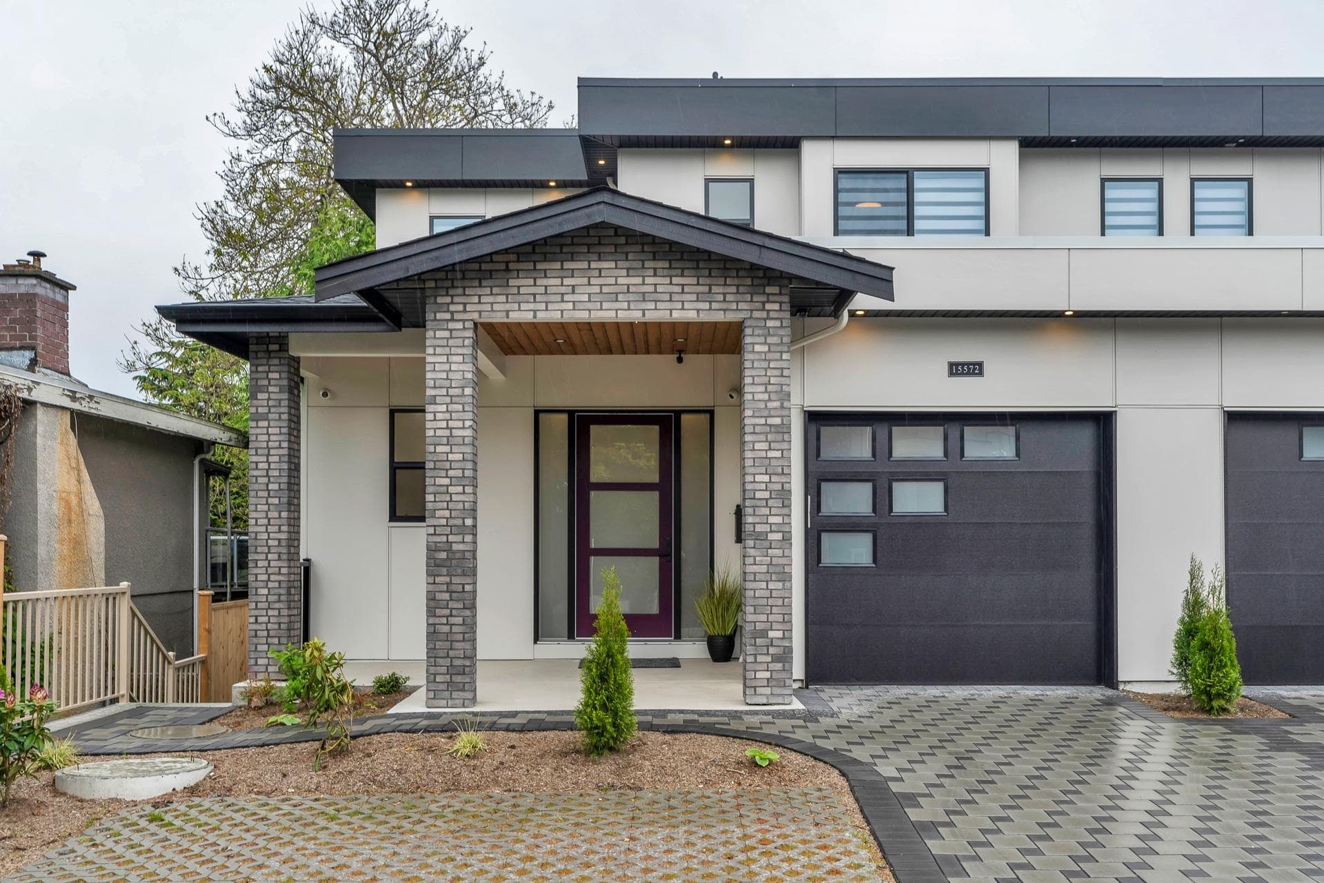 15570 Oxenham Avenue, White Rock, V4B 2J3 — photo 2
