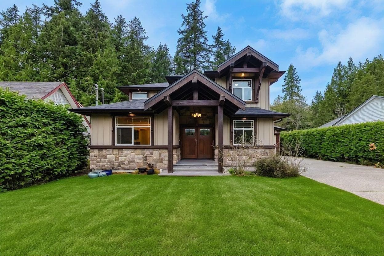 597 Oceanview Drive, Gibsons, V0N 1V5 — photo 1