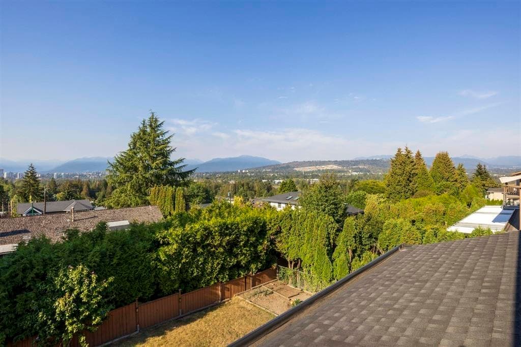 7753 Hazelmere Street, Burnaby, V5E 2B3 — photo 4
