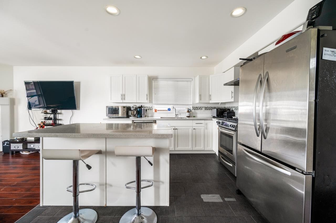 15476 110 Avenue, Surrey, V3R 0X1 — photo 5