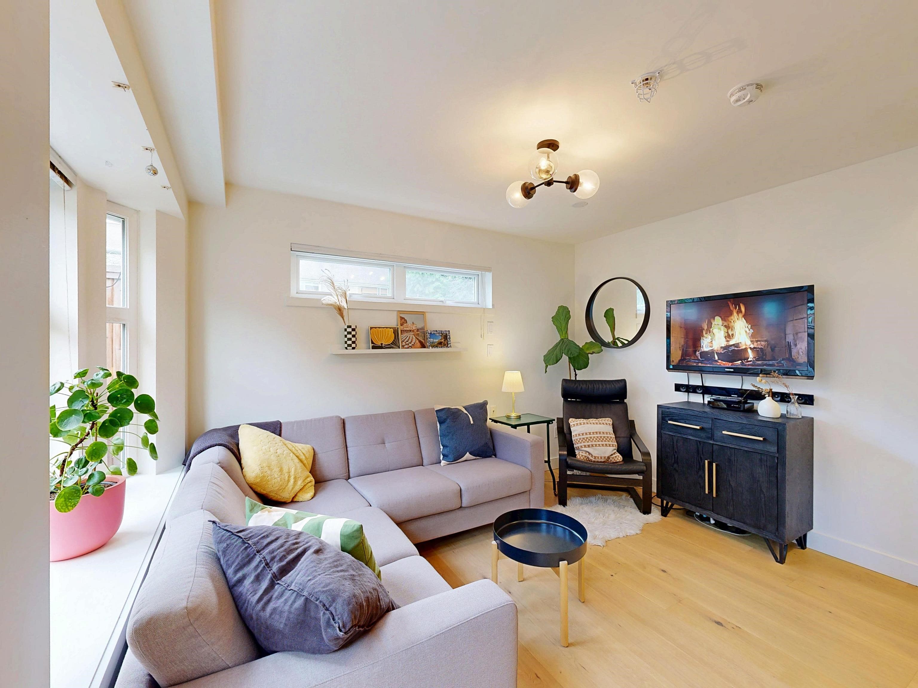 101 - 1672 E Pender Street, Vancouver, V5L 1W3 — photo 3