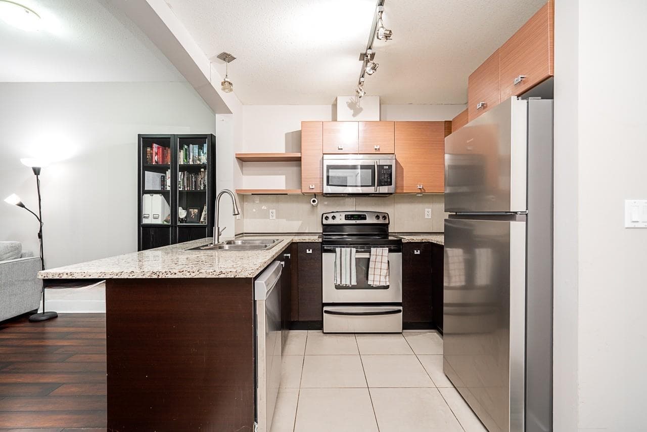 233 - 6628 120 Street, Surrey, V3W 1T7 — photo 4