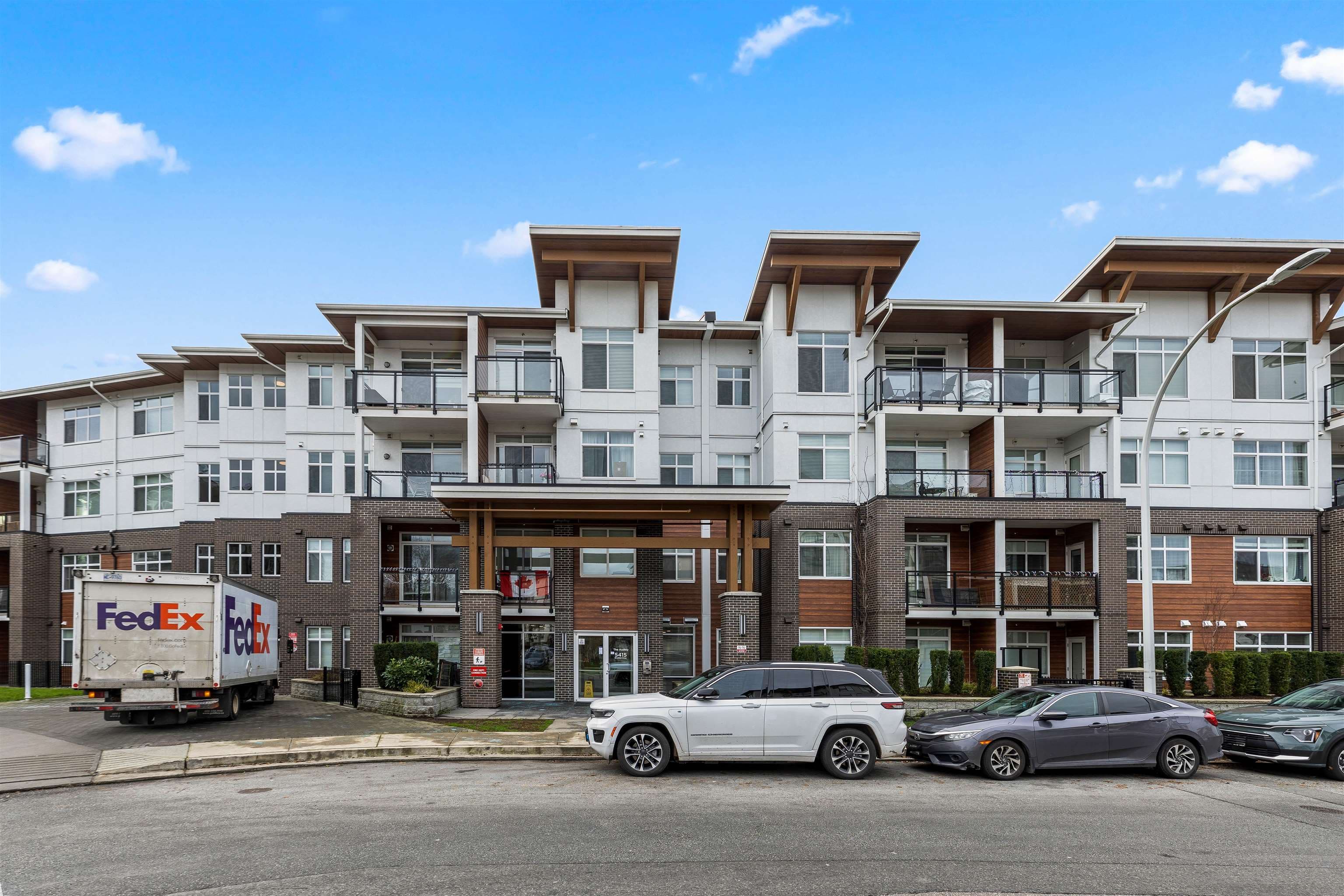 227 - 5415 Brydon Crescent, Langley, V3A 0N4 — photo 1
