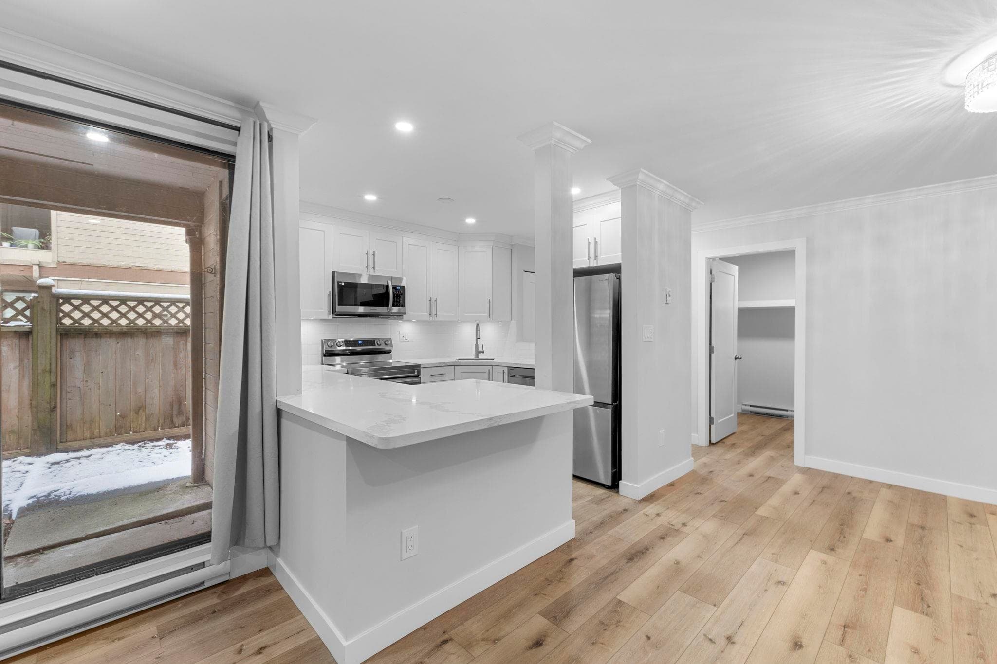 102 - 9152 Saturna Drive, Burnaby, V3J 7K2 — photo 5