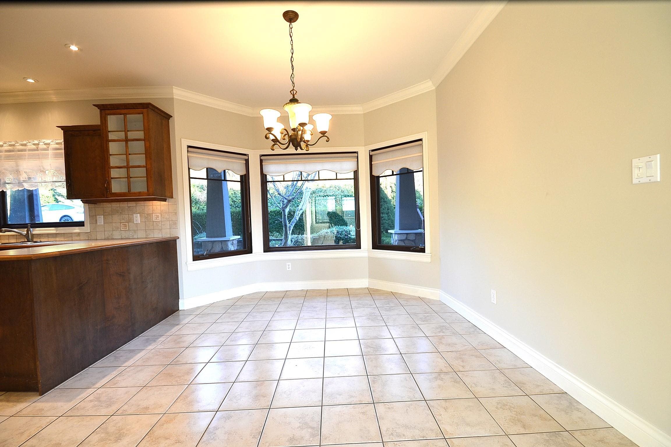 610 Robinson Street, Coquitlam, V3J 4E3 — photo 4