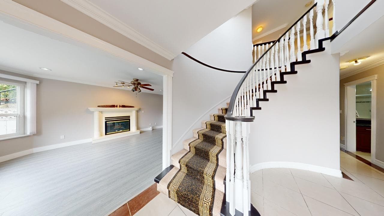 7563 Cariboo Road, Burnaby, V3N 4X2 — photo 2
