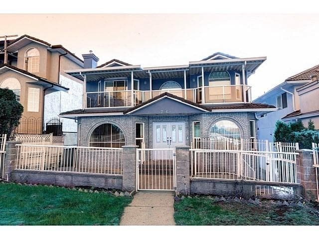7563 Cariboo Road, Burnaby, V3N 4X2 — photo 1