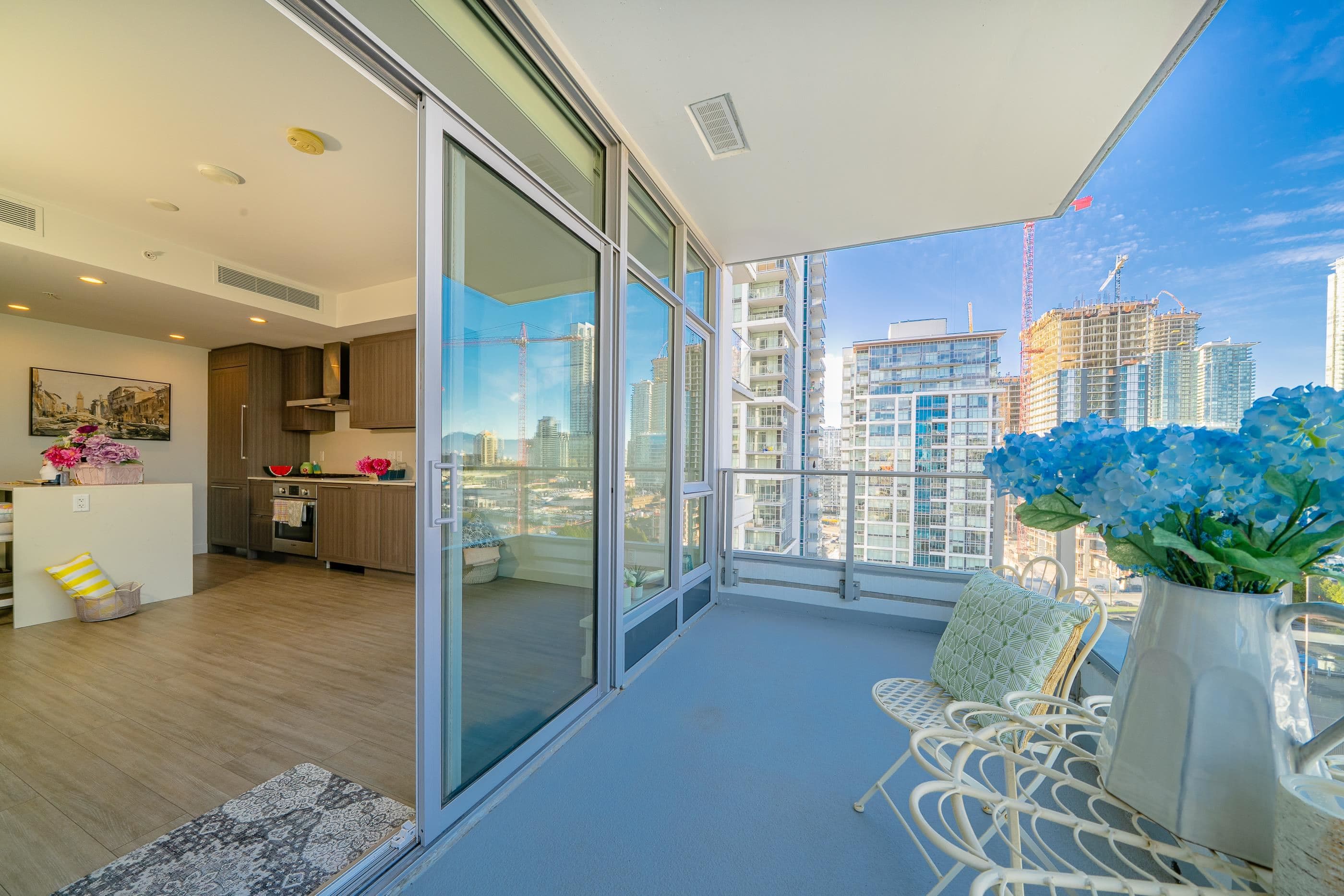 1605 - 2351 Beta Avenue, Burnaby