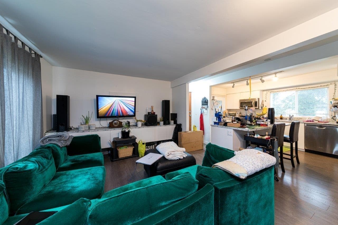 320 Holmes Street, New Westminster, V3L 4X5 — photo 5