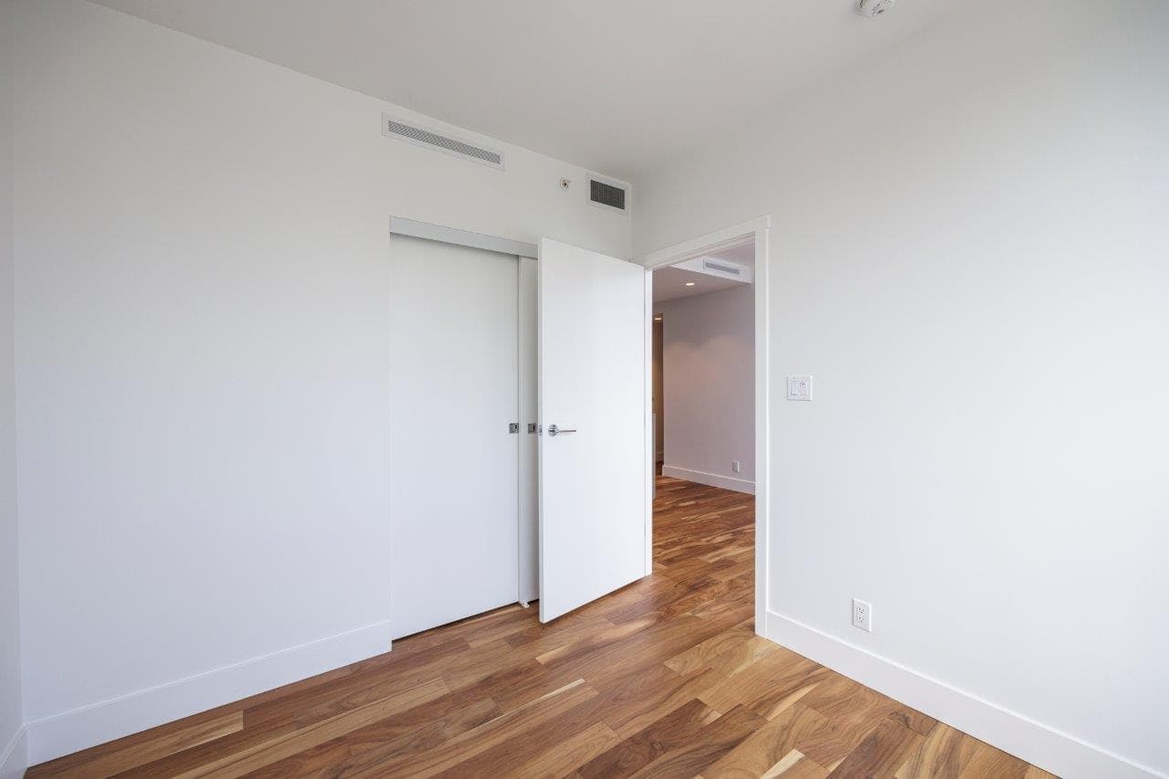 1008 - 1632 Lions Gate Lane, North Vancouver, V7P 0E2 — photo 4