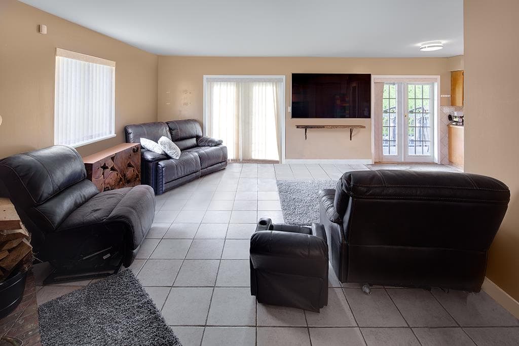 18851 74 Avenue, Surrey, V4N 6C3 — photo 2