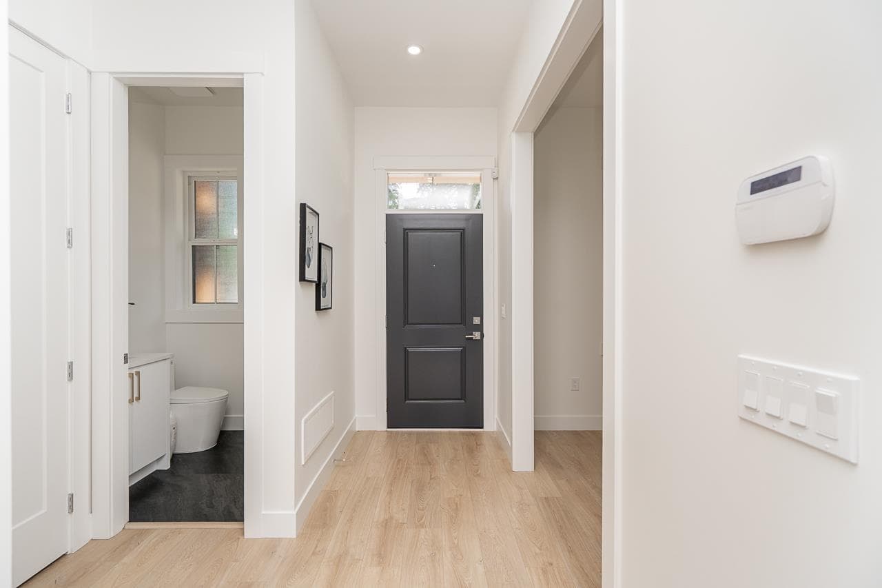 20549 74b Avenue, Langley, V2Y 3S8 — photo 2