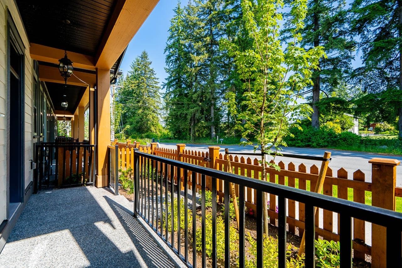 20549 74b Avenue, Langley, V2Y 3S8 — photo 1