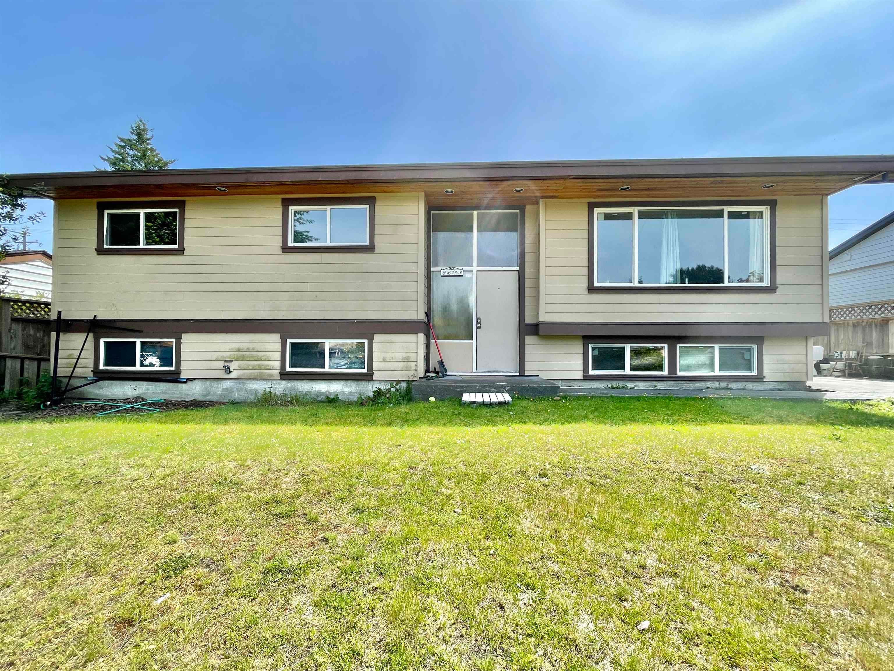 5693 Dolphin Street, Sechelt