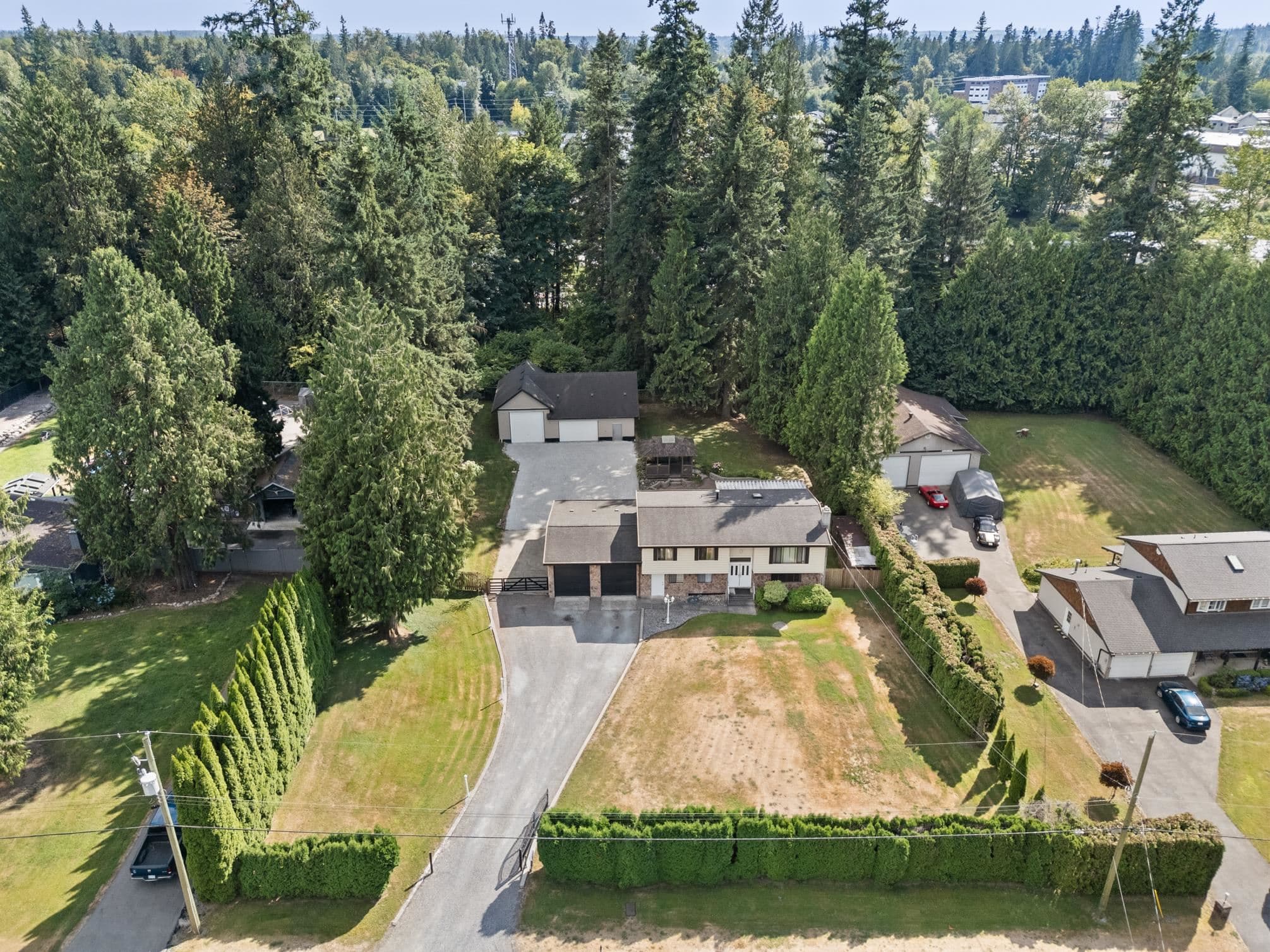 22742 76b Avenue, Langley, V1M 2J8 — photo 1