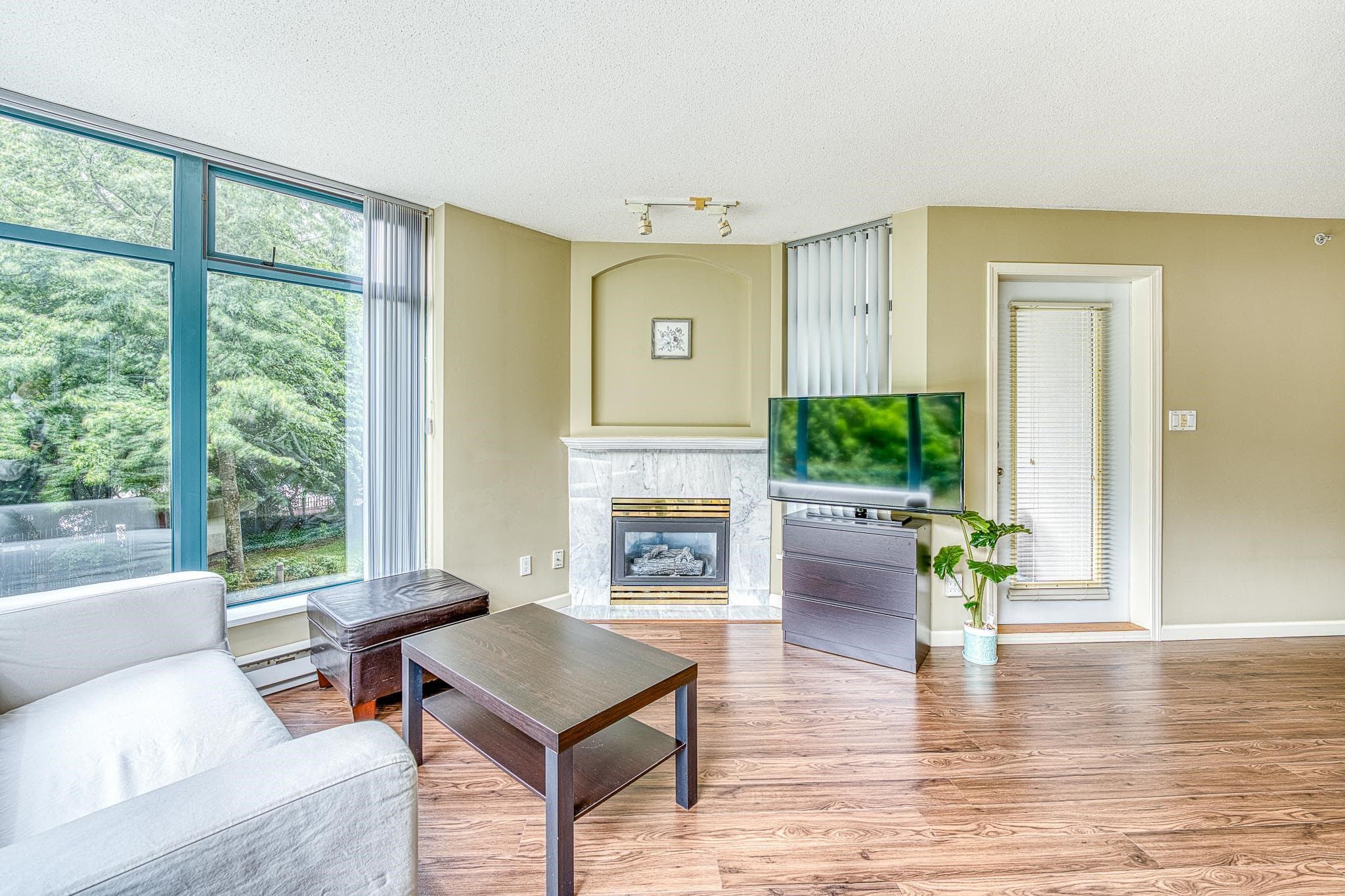206 - 4505 Hazel Street, Burnaby, V5H 4T1 — photo 4