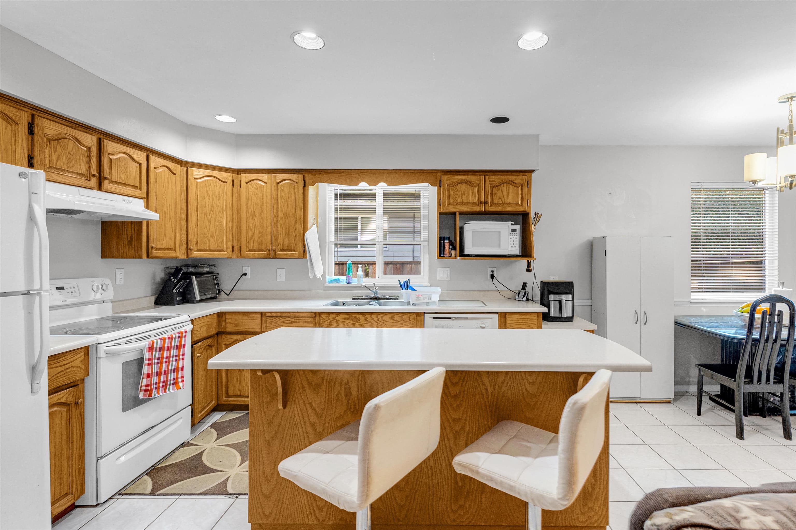 12905 65 Avenue, Surrey, V3W 9H4 — photo 5