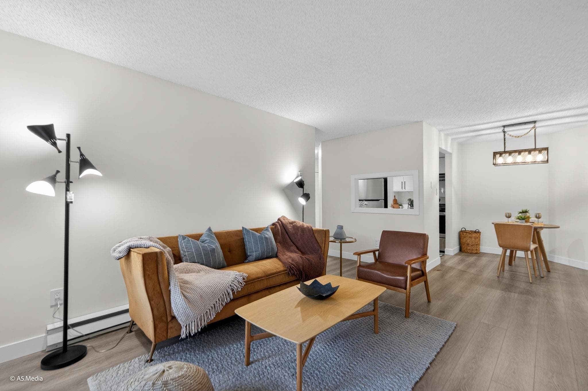 309 - 385 Ginger Drive, New Westminster, V3L 5L6 — photo 2