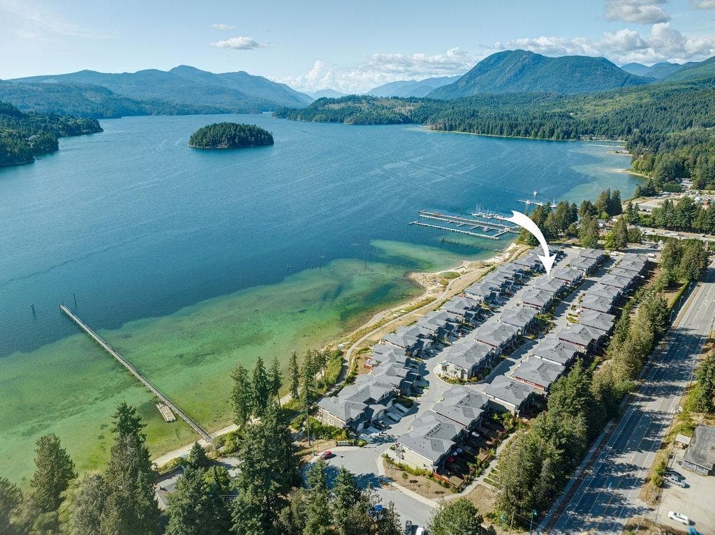 5968 Beachgate Lane, Sechelt
