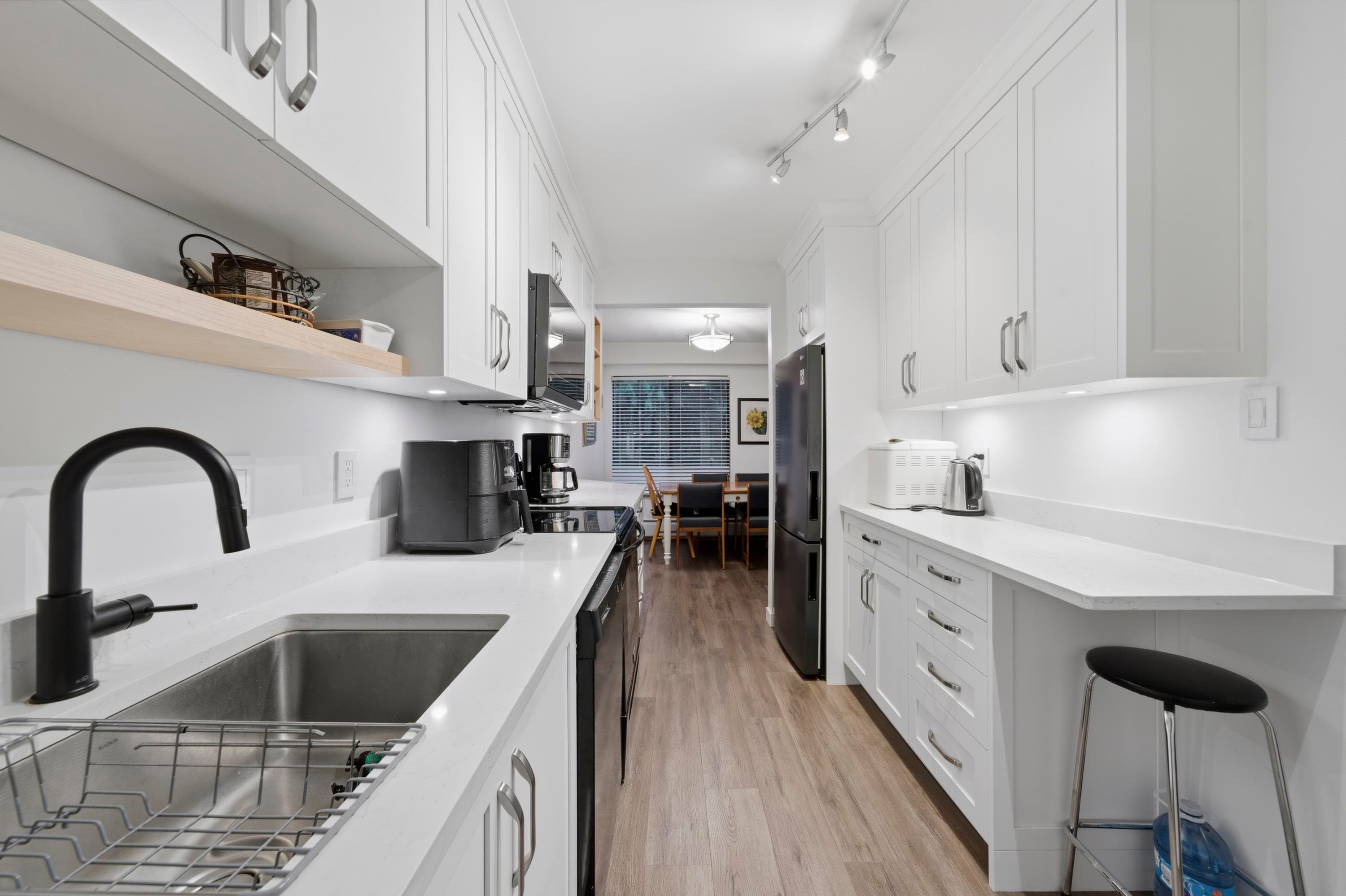 212 - 2620 Fromme Road, North Vancouver, V7J 2R3 — photo 3