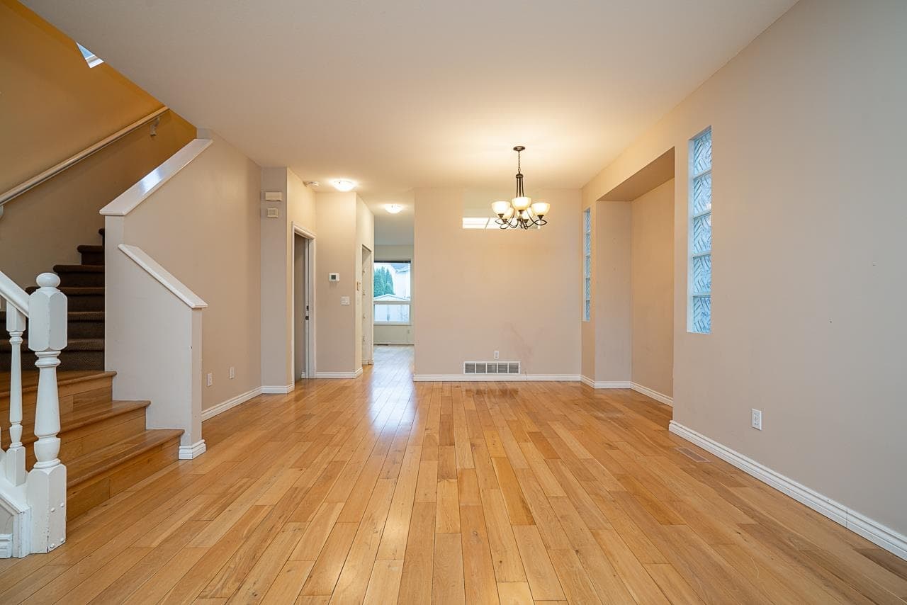 18456 65 Avenue, Surrey, V3S 8T1 — photo 2