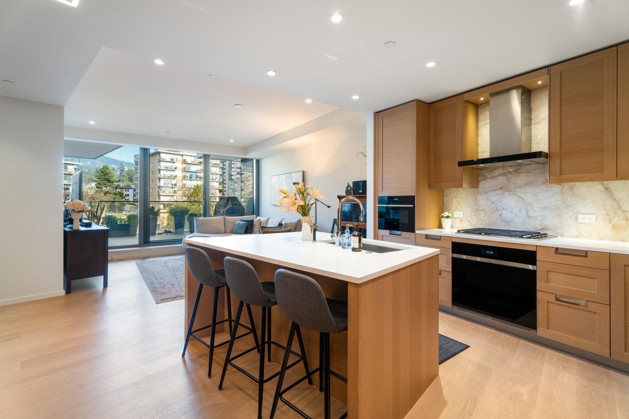 409 - 1355 Bellevue Avenue, West Vancouver, V7T 0B4 — photo 2