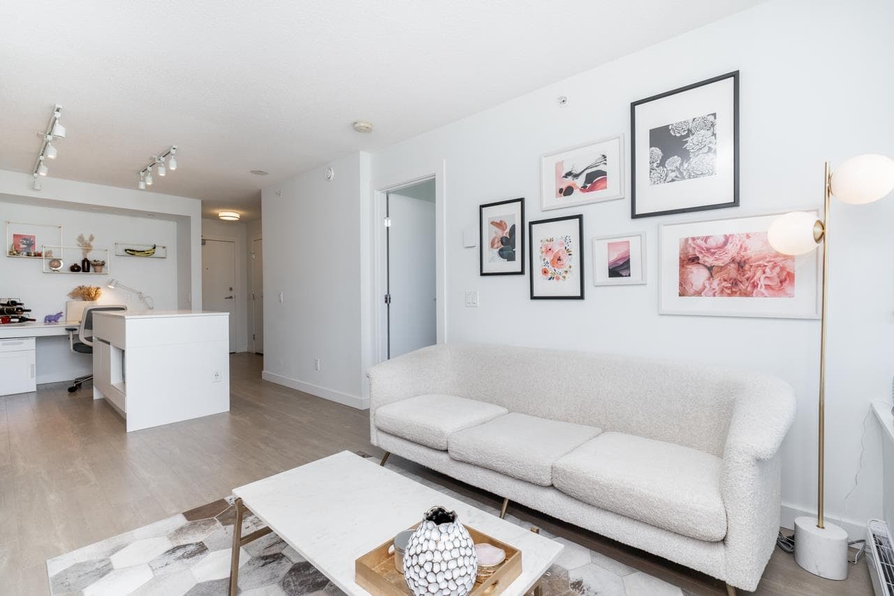 2810 - 908 Quayside Drive, New Westminster