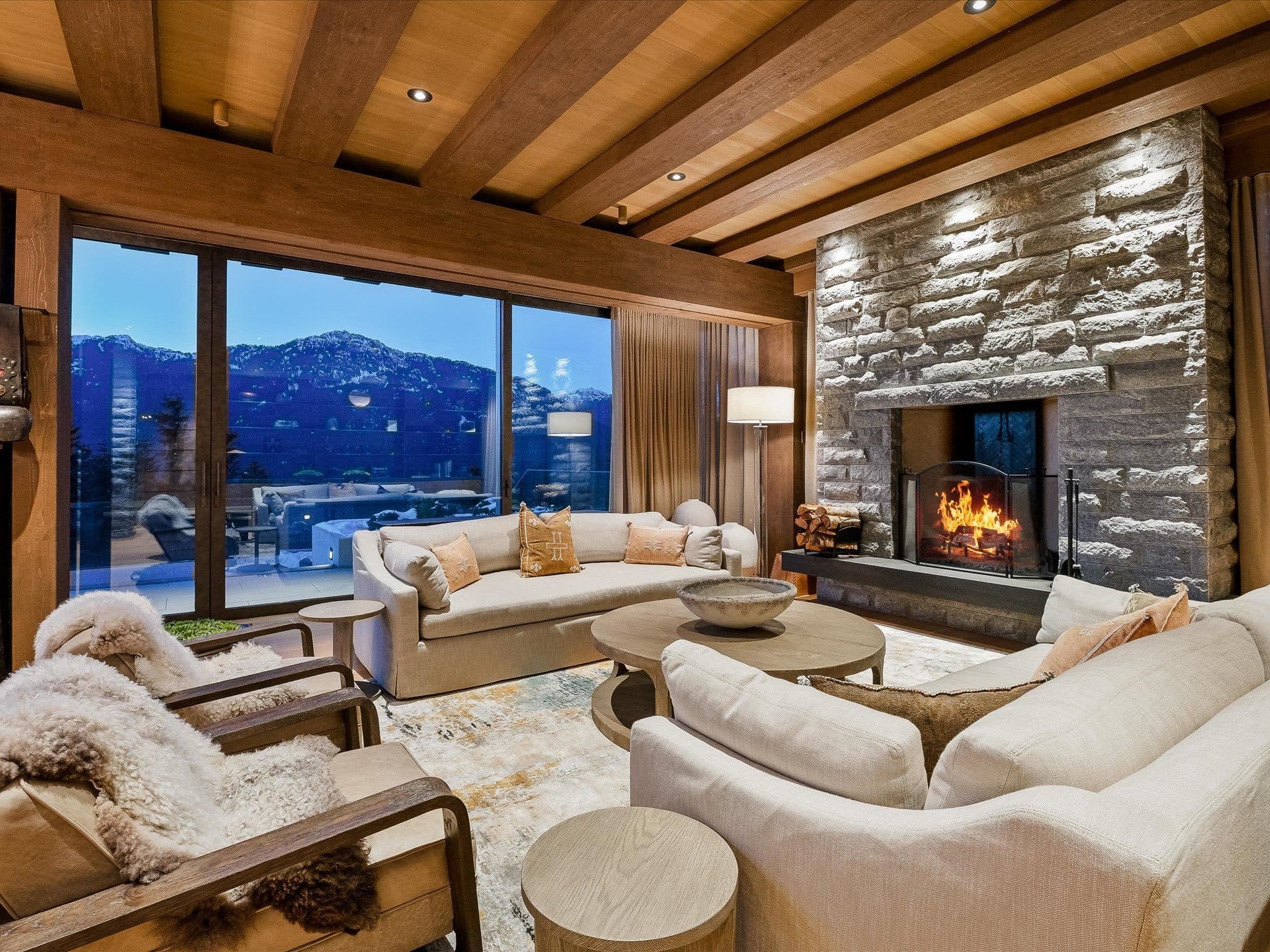 2982 High Point Drive, Whistler, V8E 0L6 — photo 2