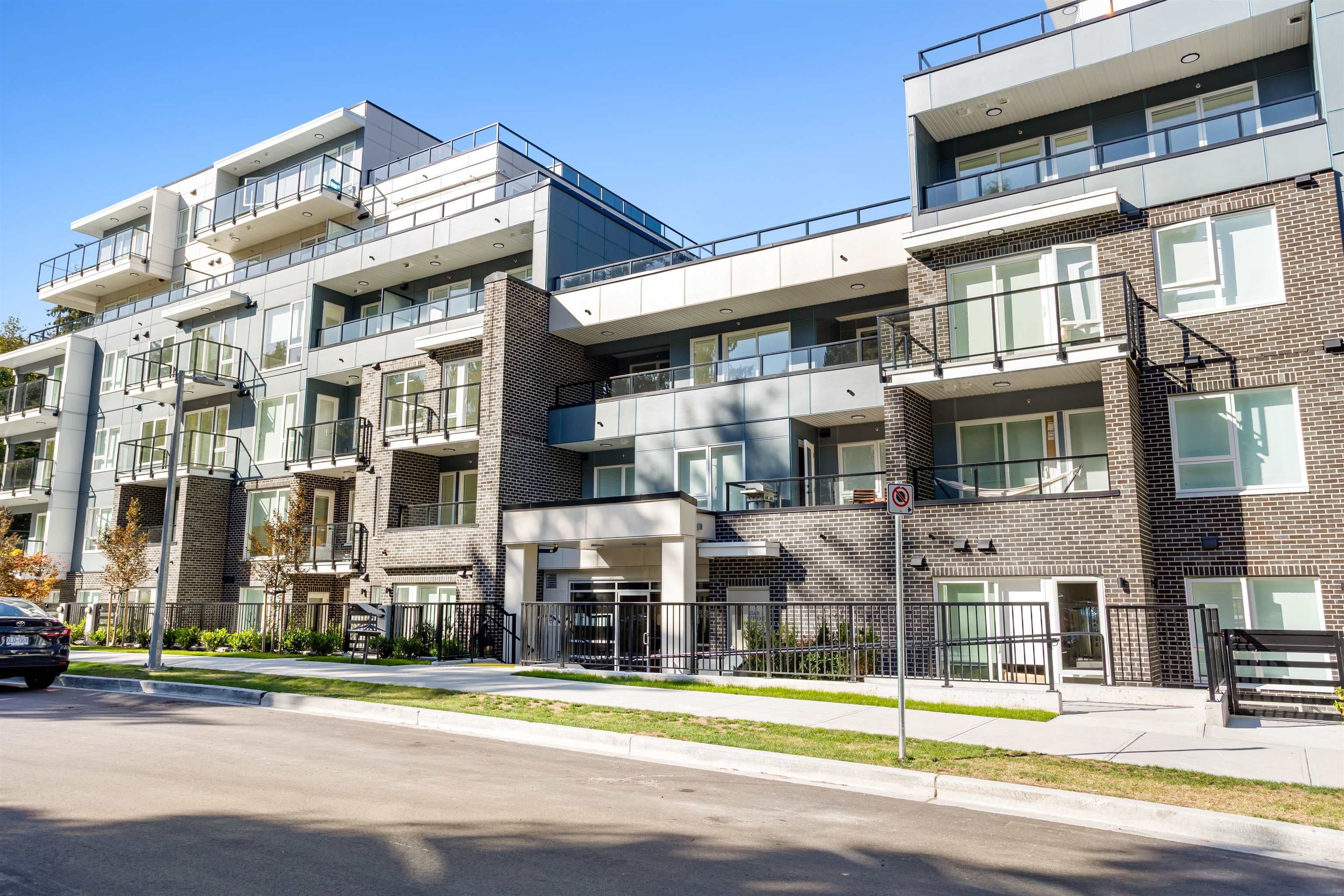 604 - 2002 St. George Street, Port Moody