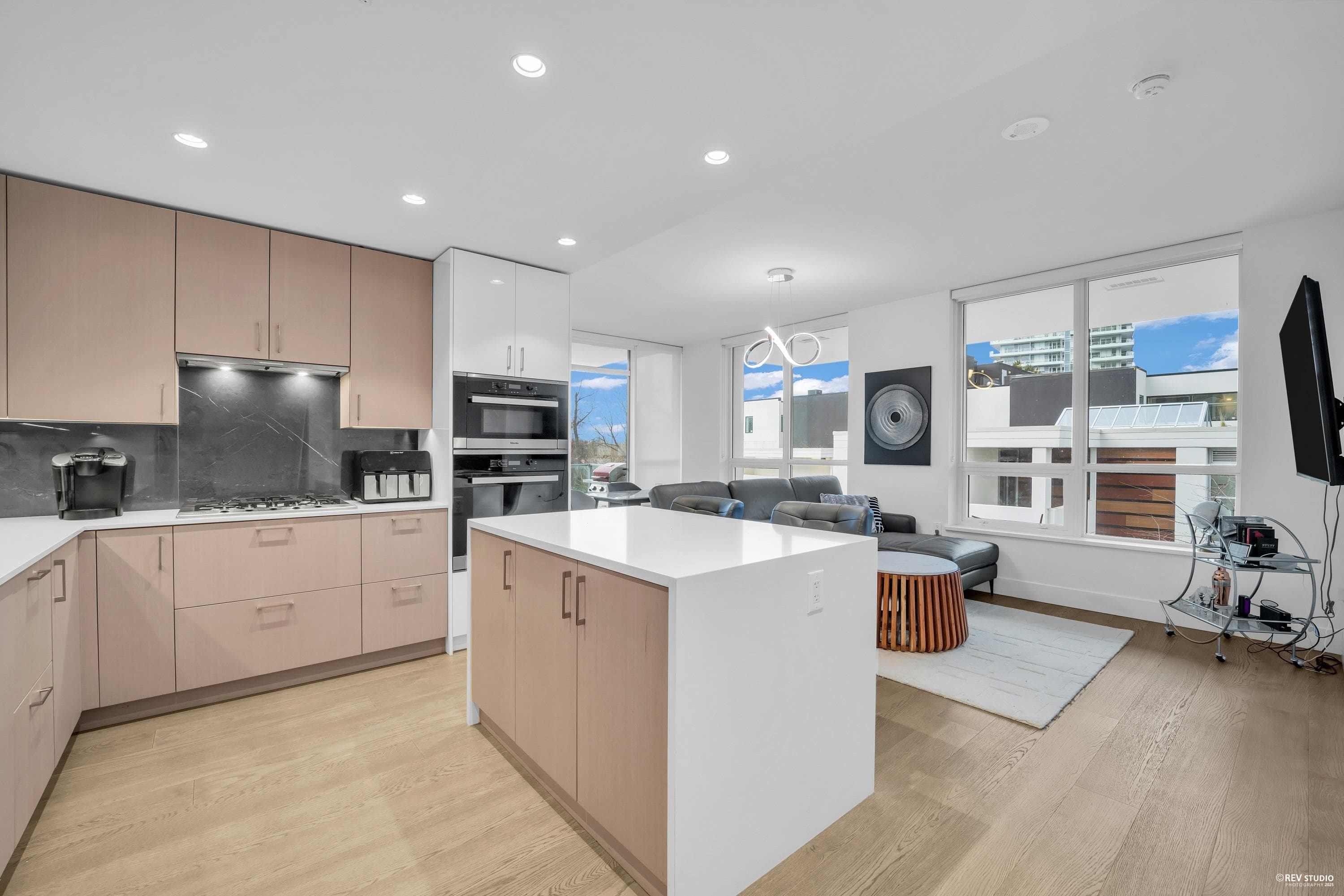 203 - 1632 Lions Gate Lane, North Vancouver, V7P 0E2 — photo 1