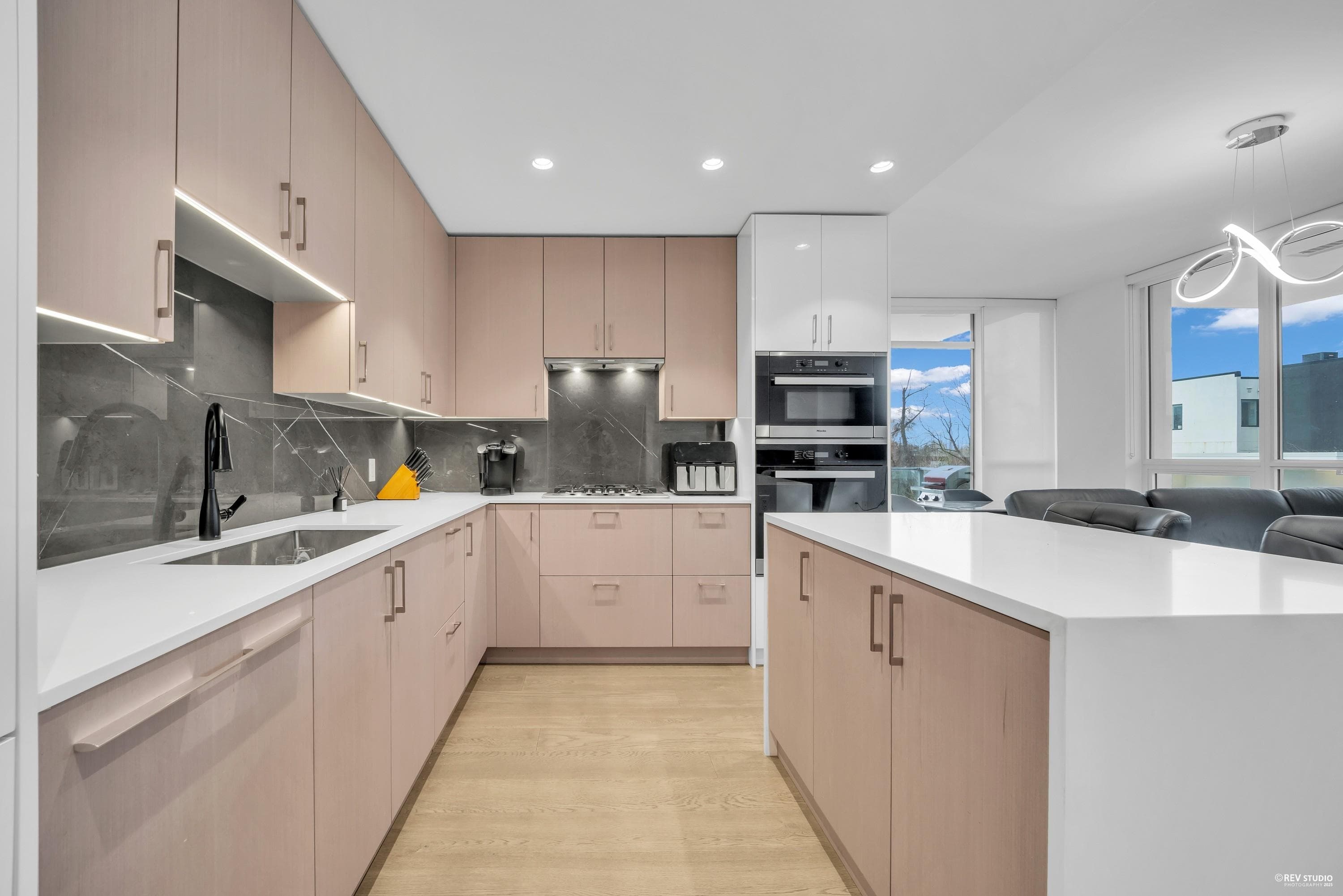 203 - 1632 Lions Gate Lane, North Vancouver, V7P 0E2 — photo 4