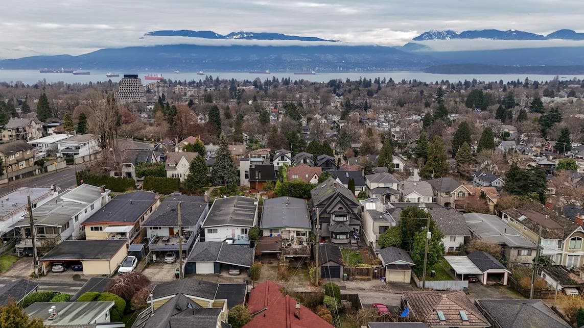 3558 W 15th Avenue, Vancouver, V6R 2Z4 — photo 2