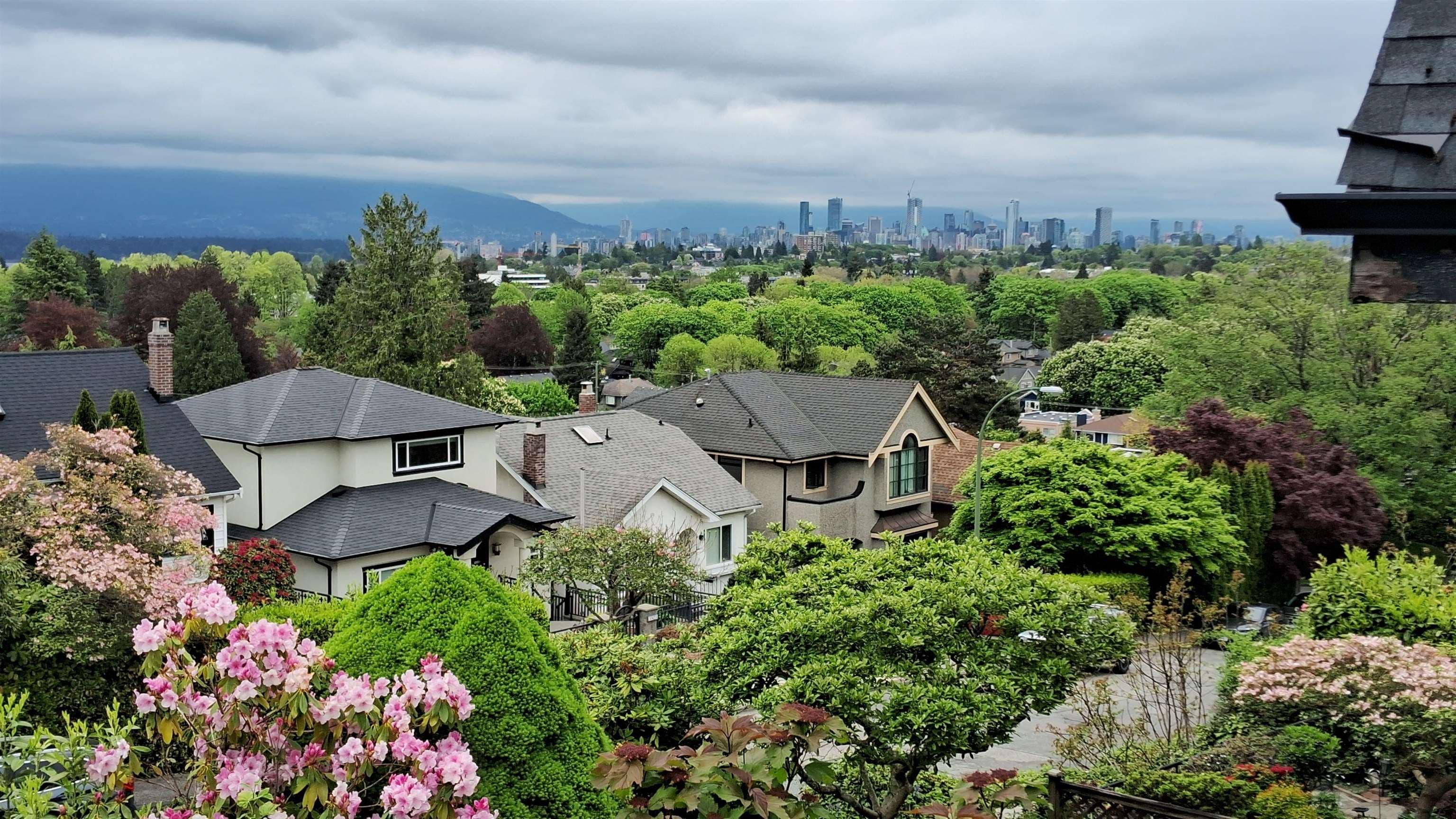 3558 W 15th Avenue, Vancouver, V6R 2Z4 — photo 1