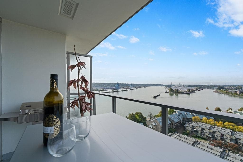 1901 - 988 Quayside Drive, New Westminster, V3M 0L5 — photo 1