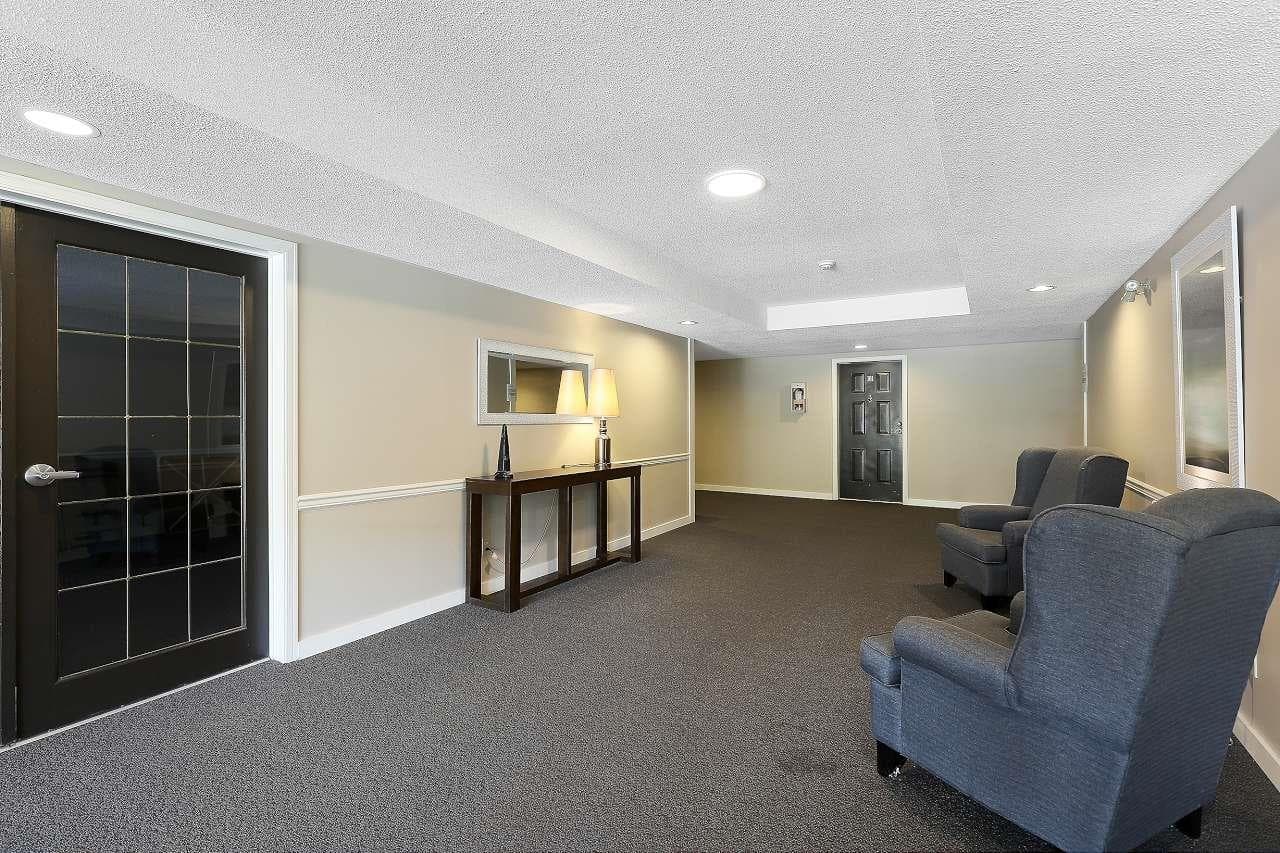 202 - 1460 Martin Street, White Rock, V4B 3W7 — photo 2