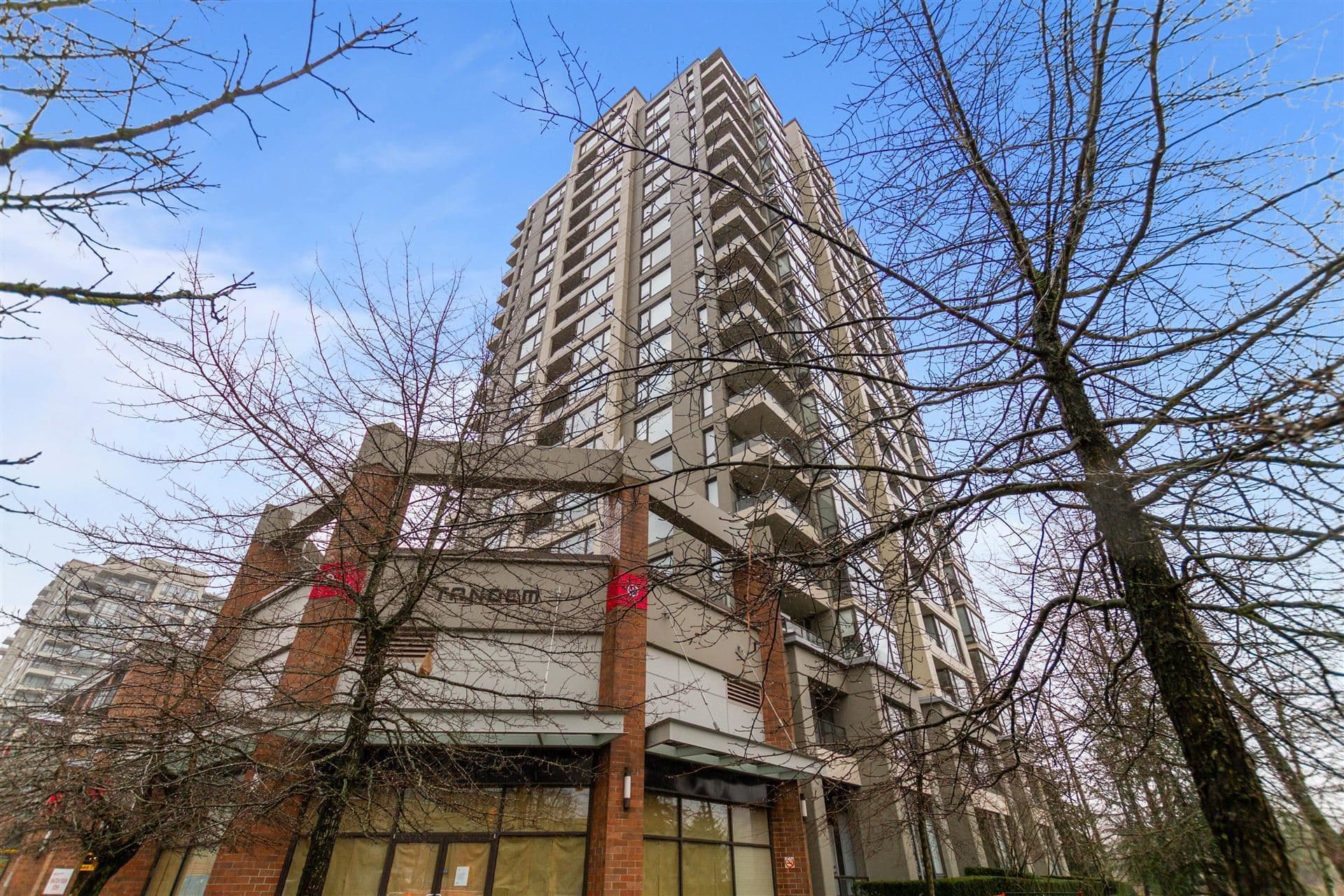 1704 - 4118 Dawson Street, Burnaby, V5C 0A3 — photo 1